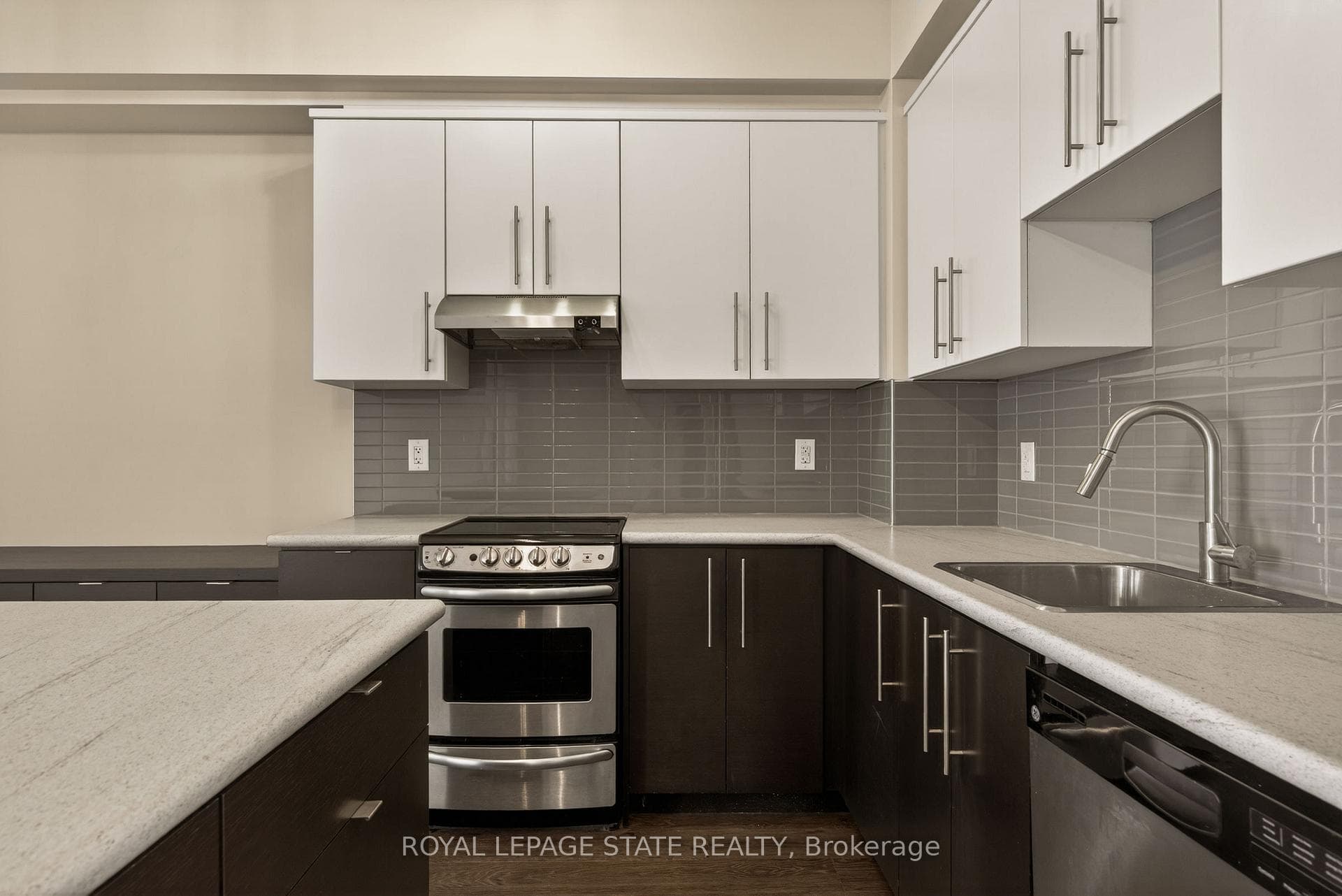 520 North Service Road Unit 308 photo 19