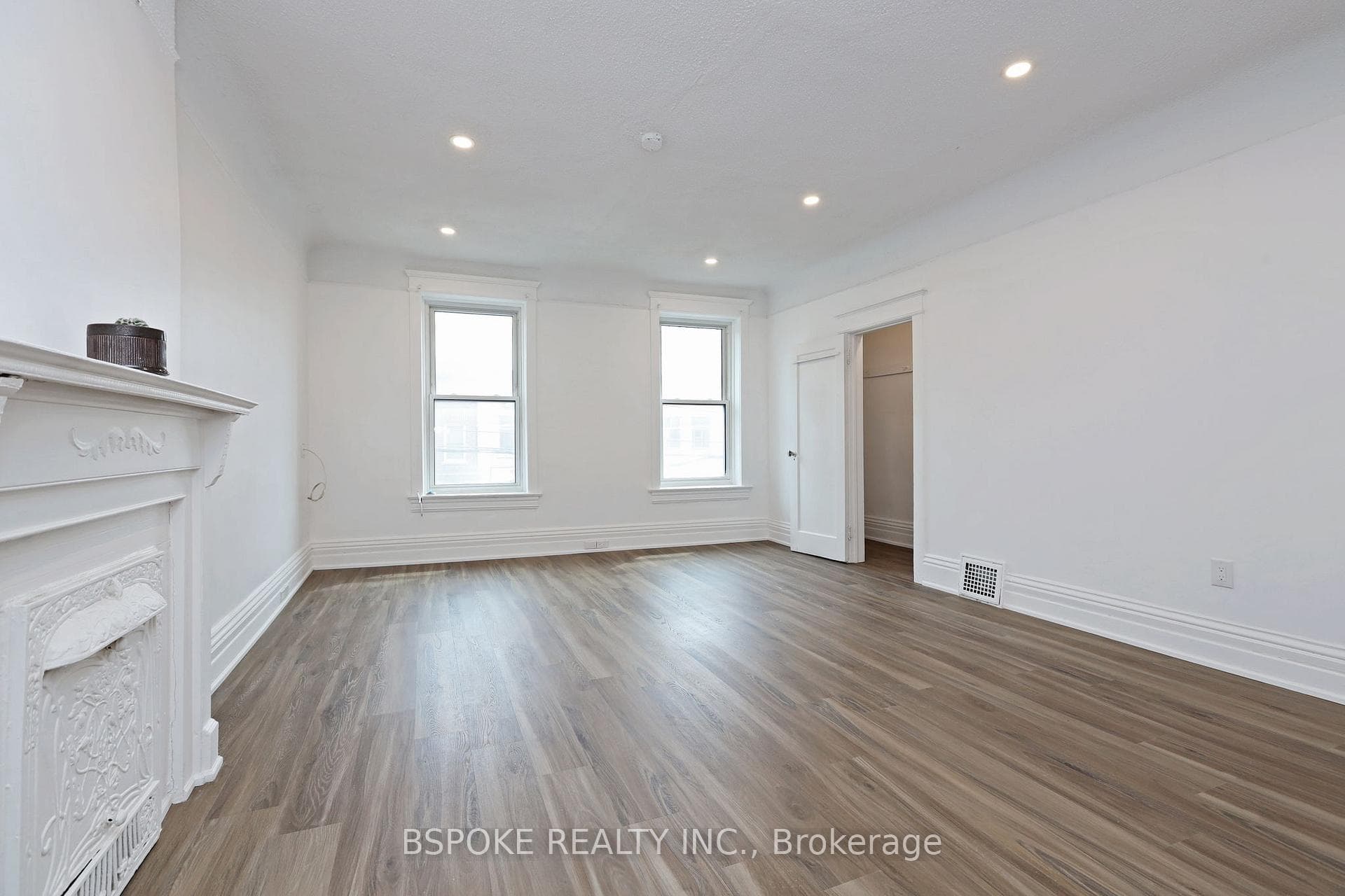 628 College Street Unit 2 photo 6