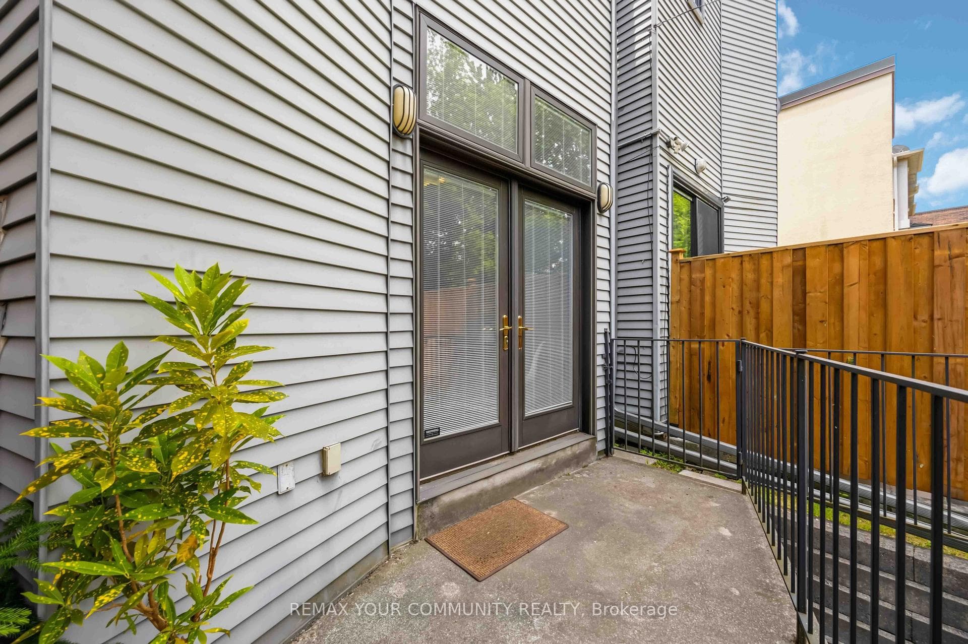 44 Castlefield Avenue photo 30