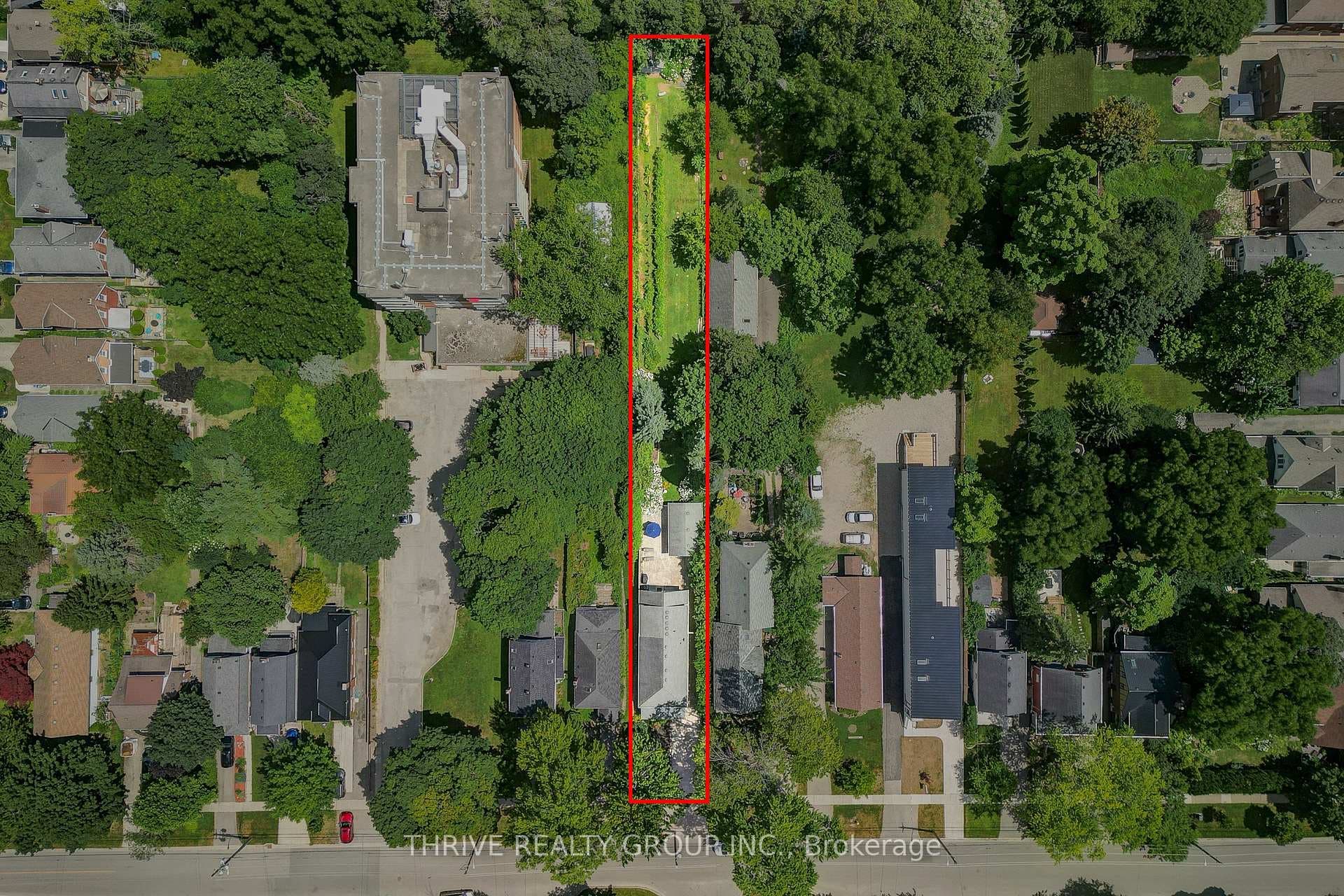 866 William Street photo 40