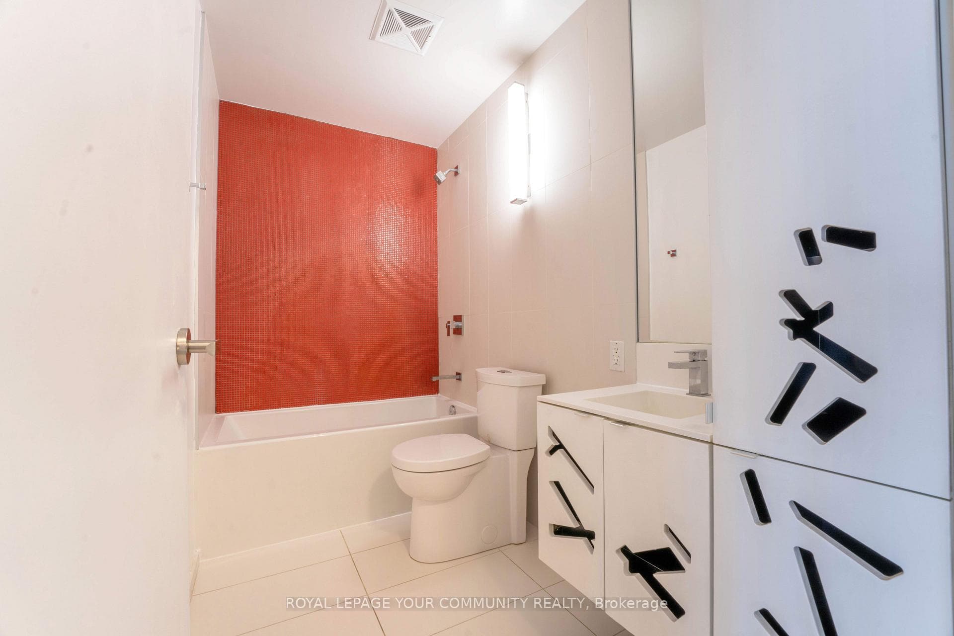 125 Peter Street Unit 1511 photo 15