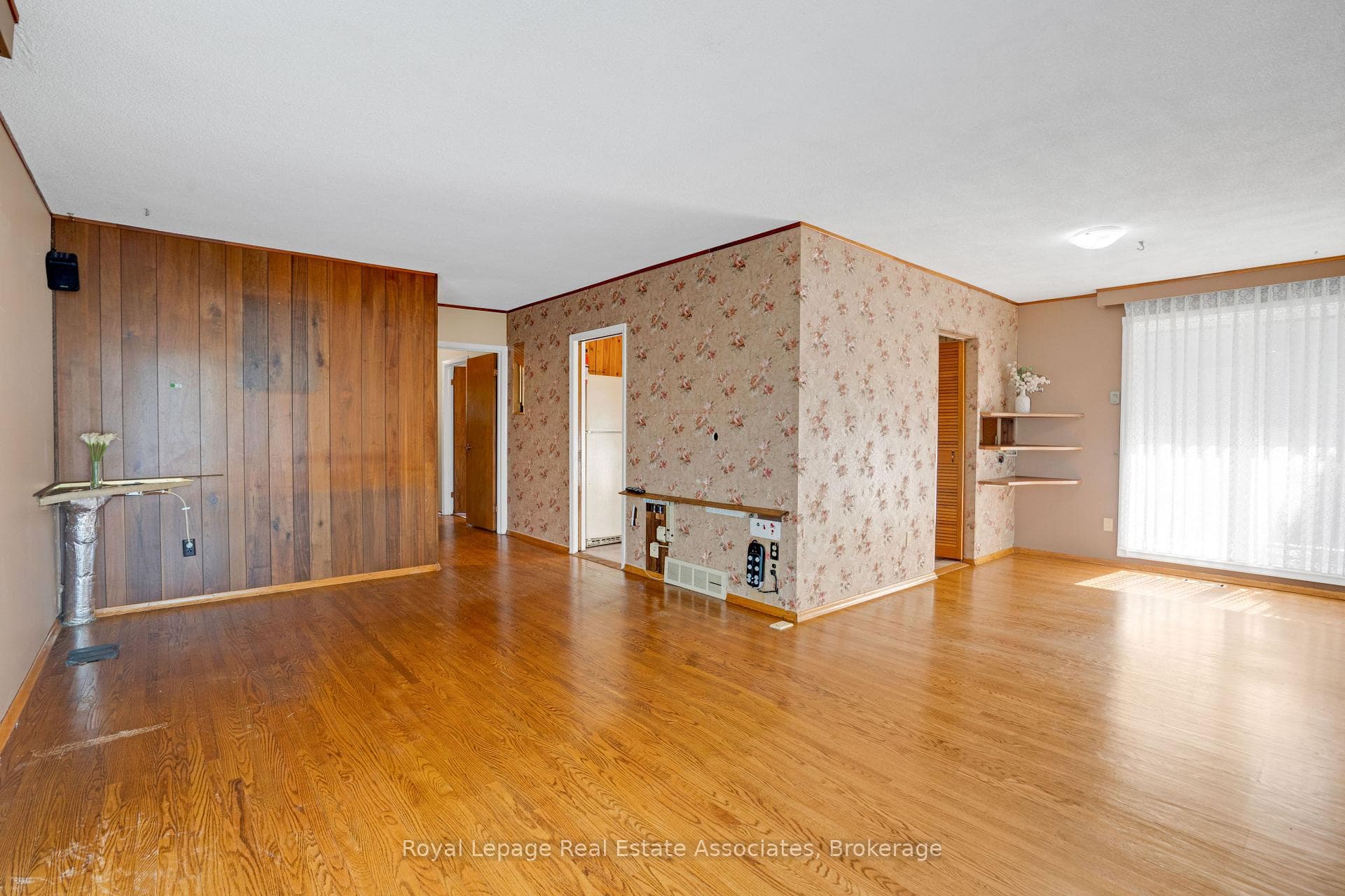 502 Falgarwood Drive photo 5