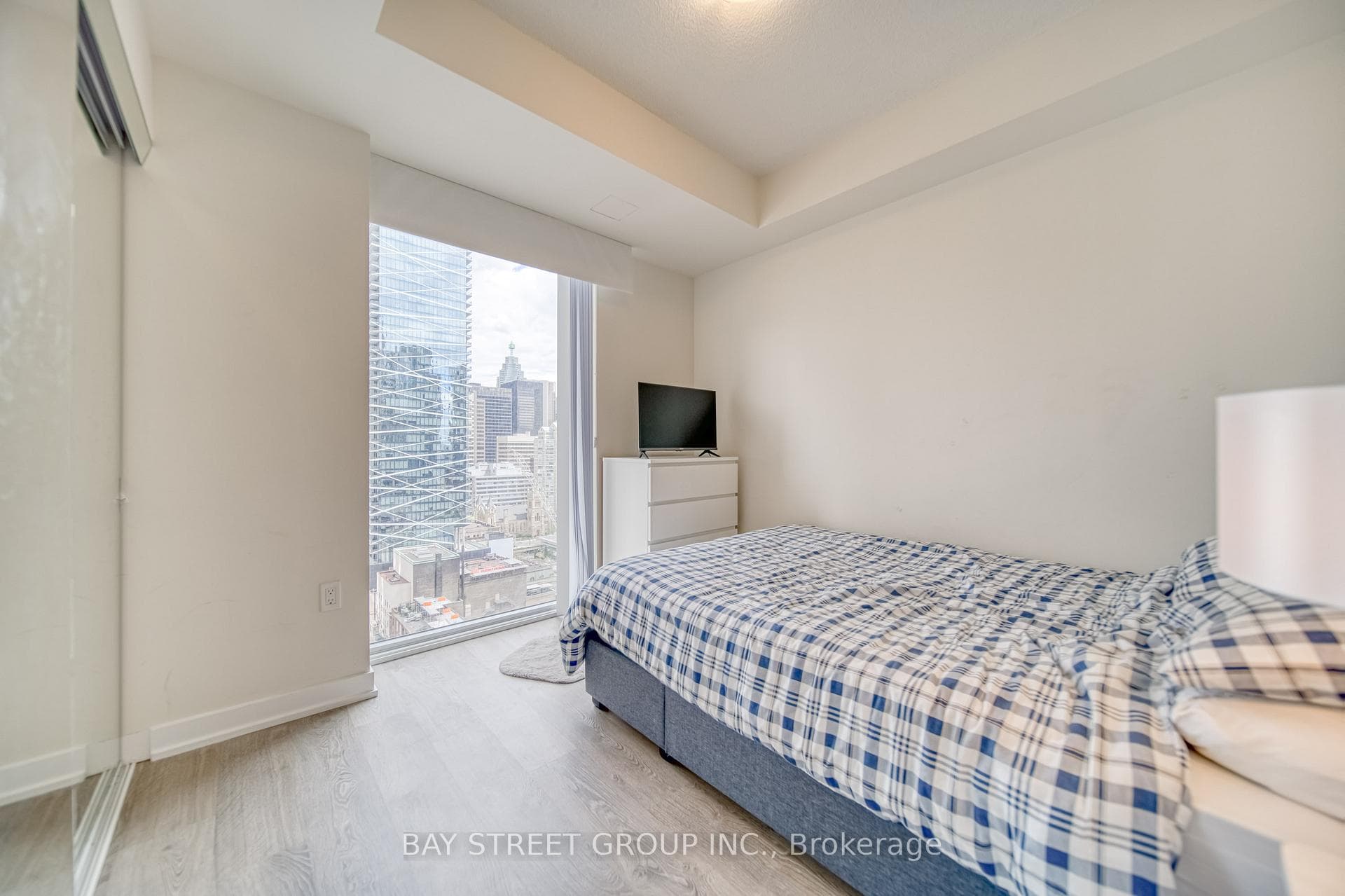 99 John Street Unit 1809 photo 20