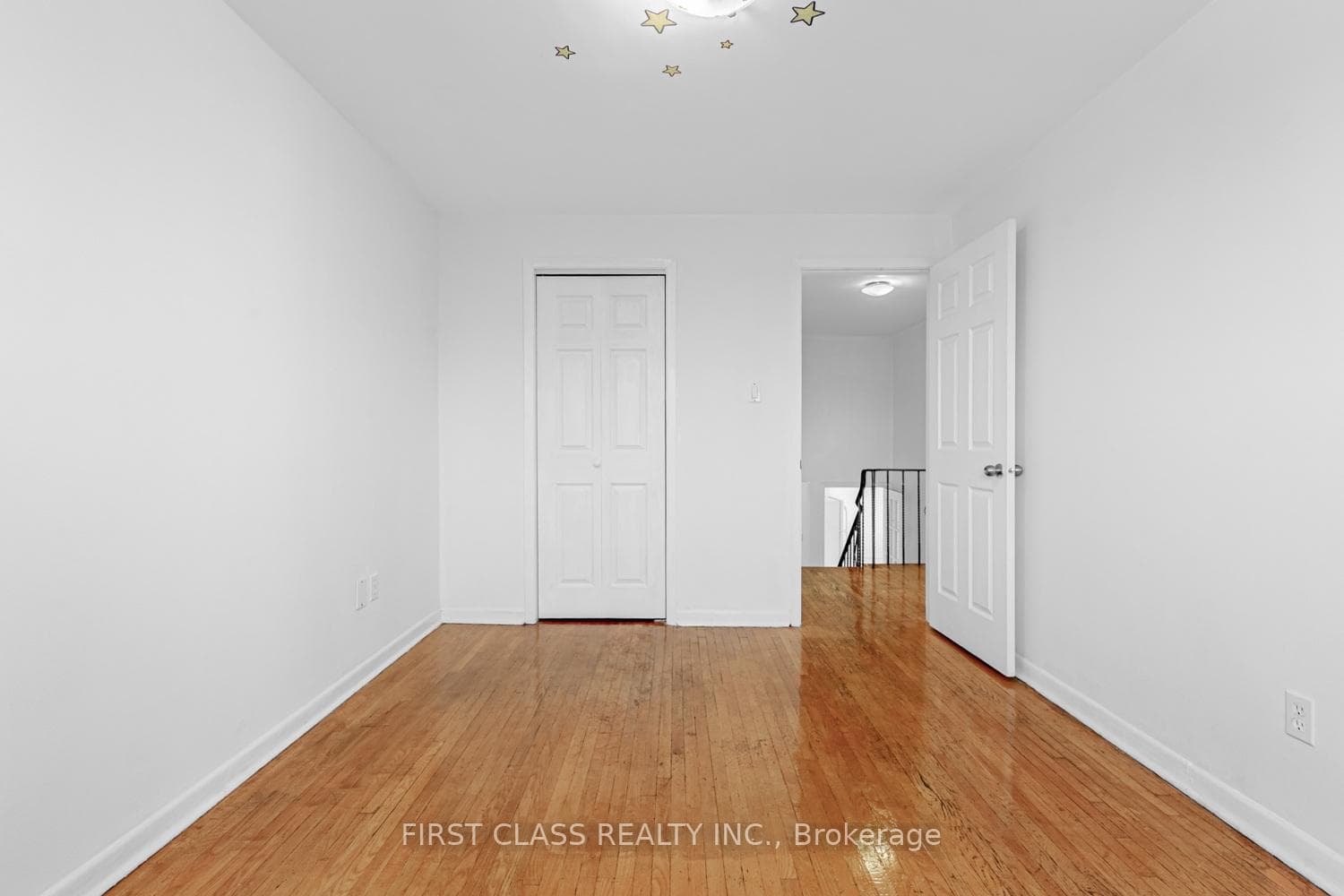 211 Shawnee Circle photo 11