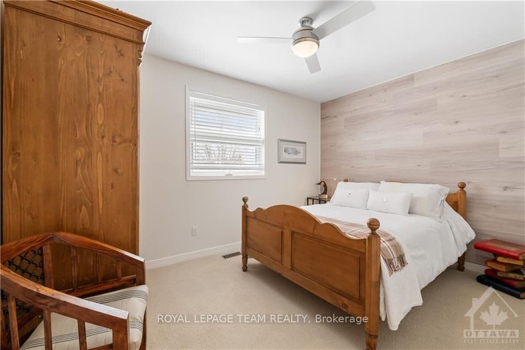 6160 VOYAGEUR Drive photo 11