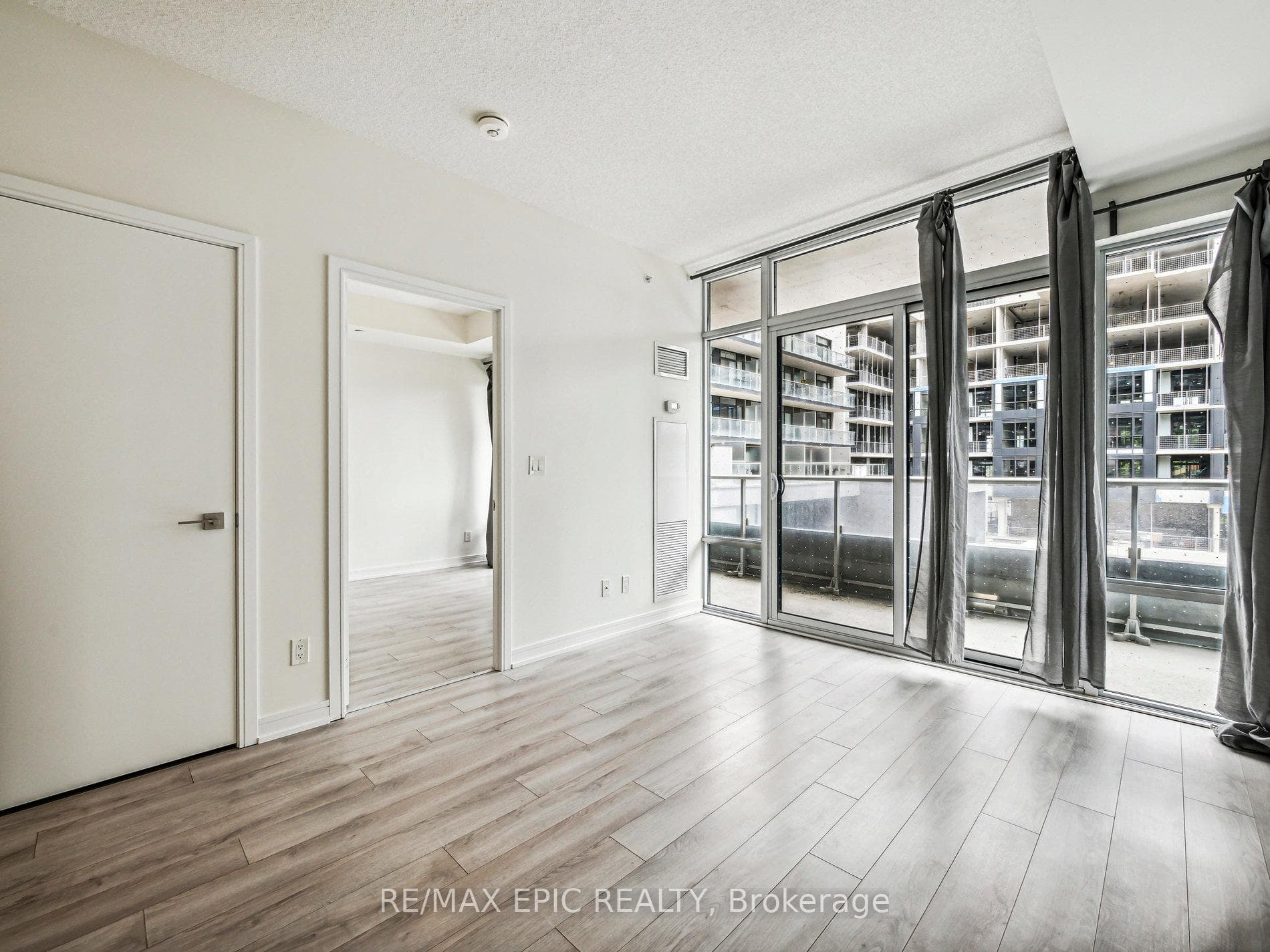 621 Sheppard Avenue Unit 301 photo 12