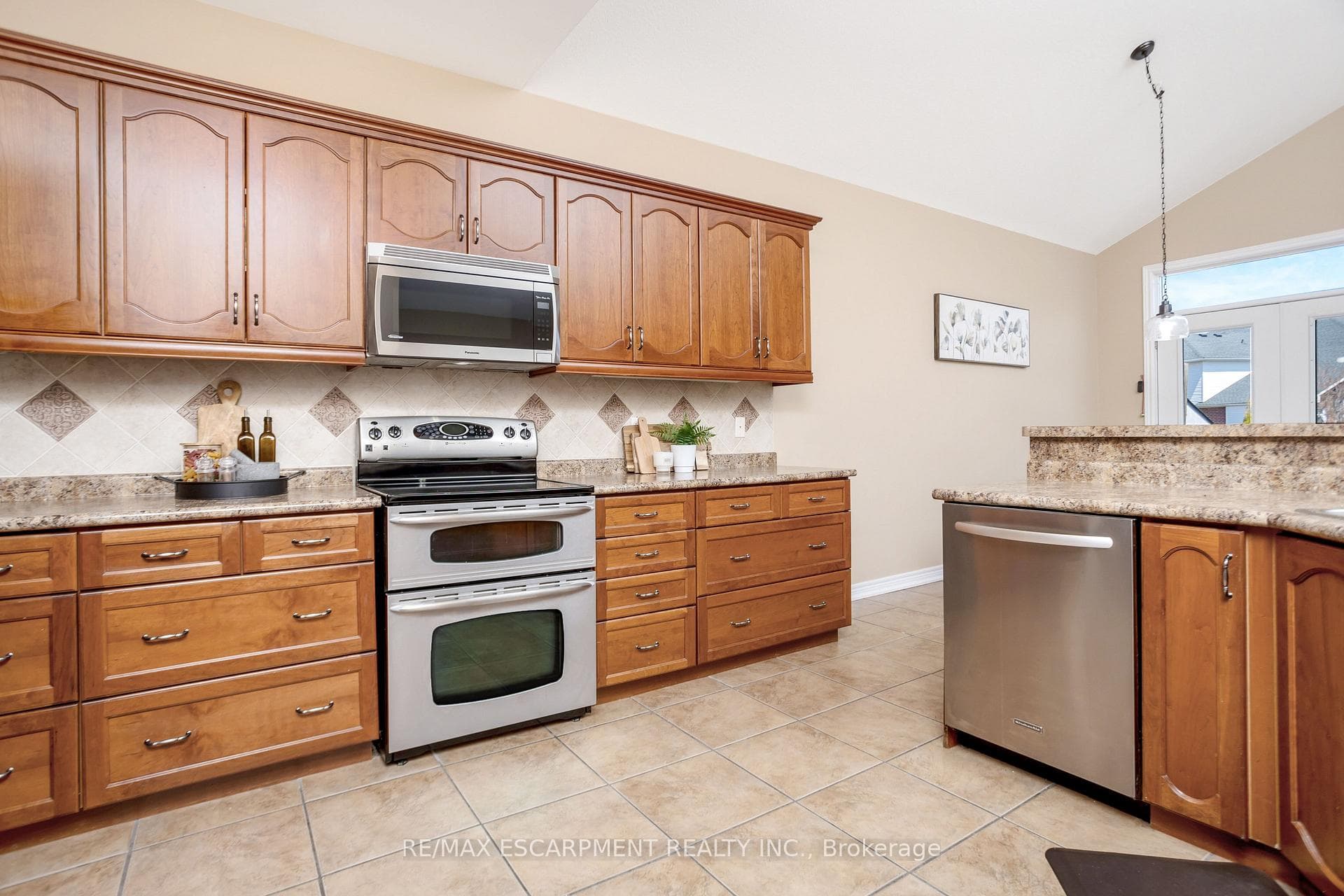 104 Parkinson Drive photo 14
