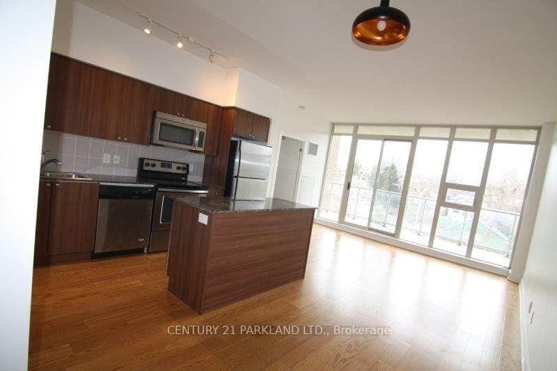 1638 Bloor Street Unit 311 photo 3