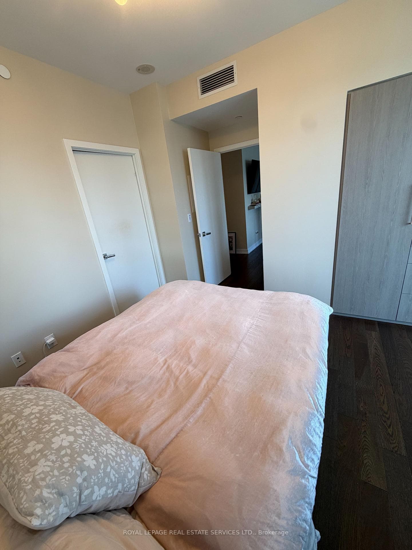21 Widmer Street Unit 3706 photo 24