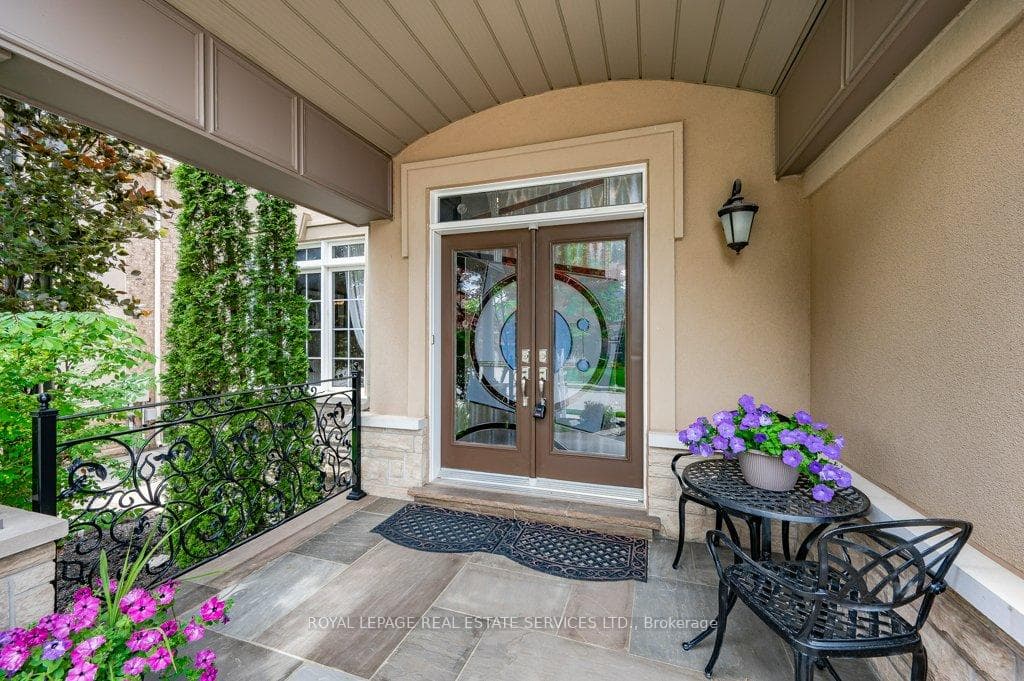 39 Louvain Drive photo 3