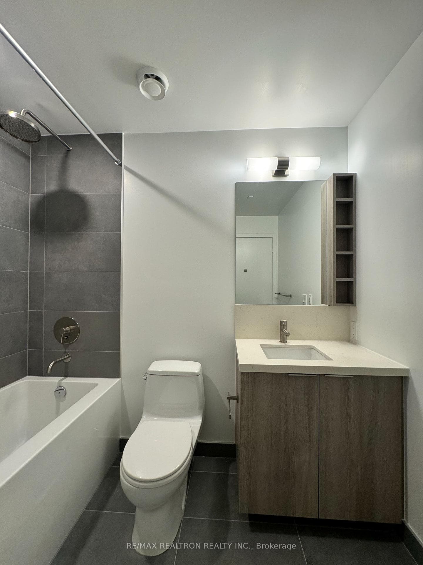 2020 Bathurst Street Unit 1802 photo 7