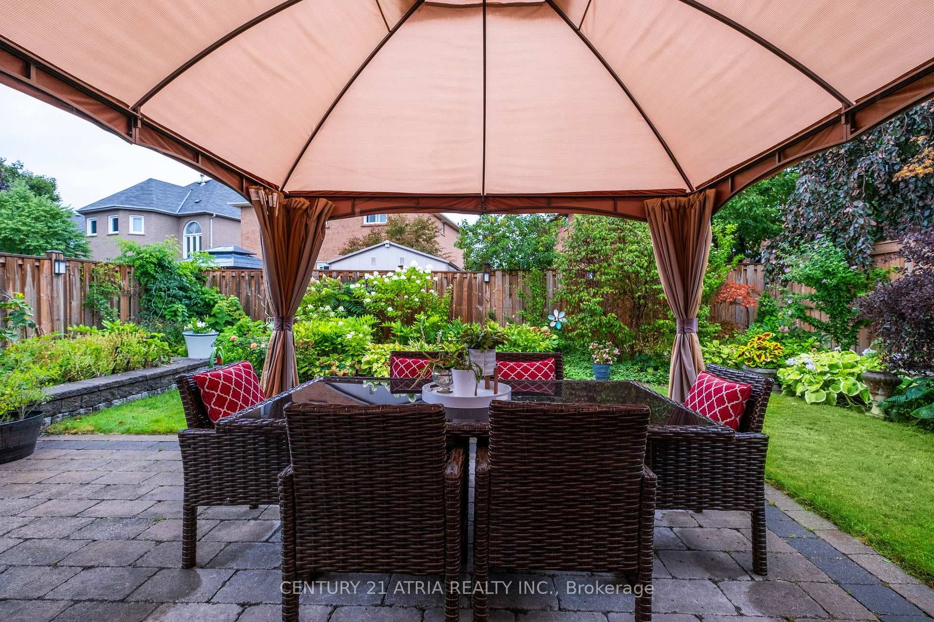 42 Fifefield Drive photo 28