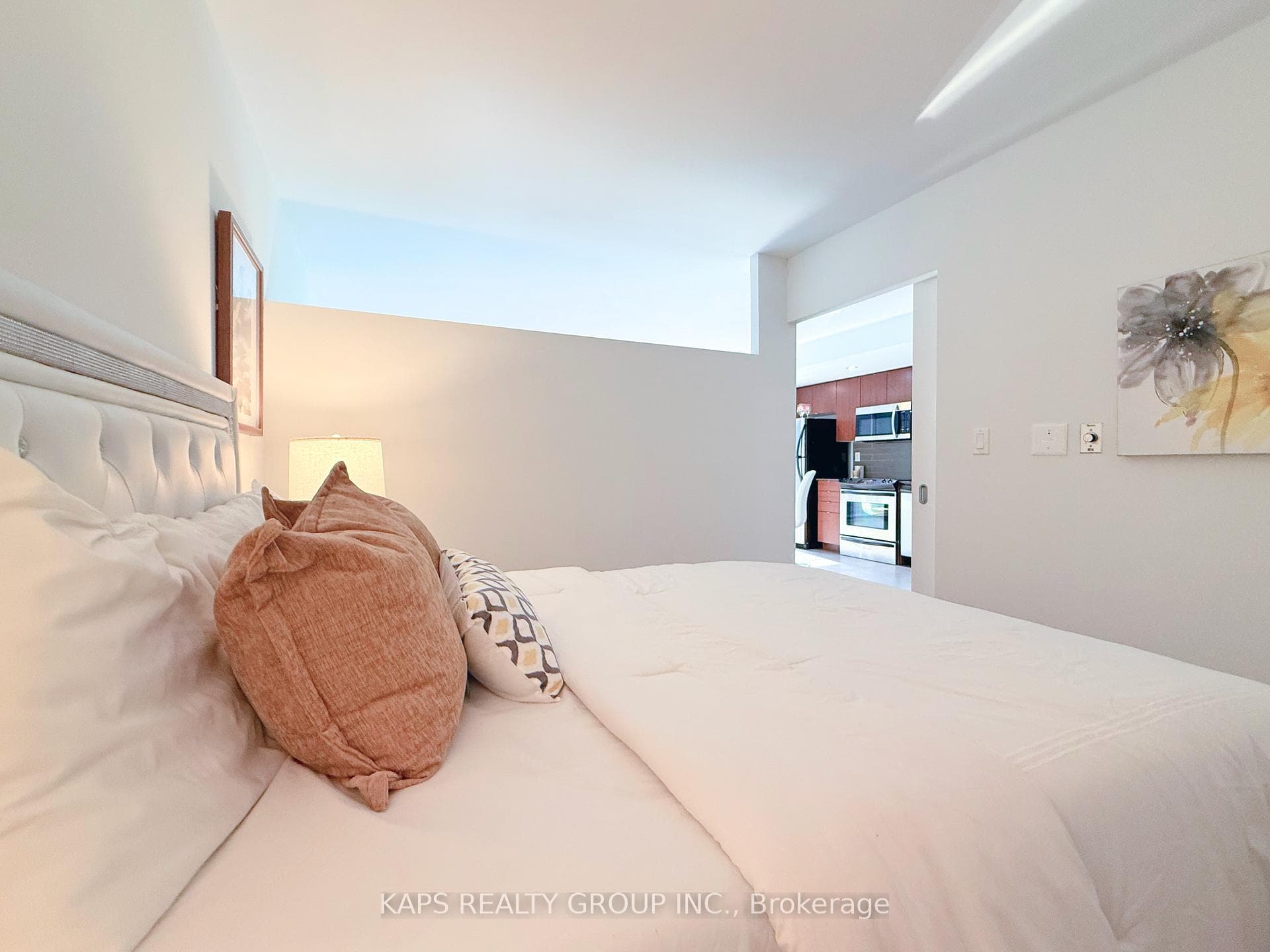 33 Lombard Street Unit 410 photo 9