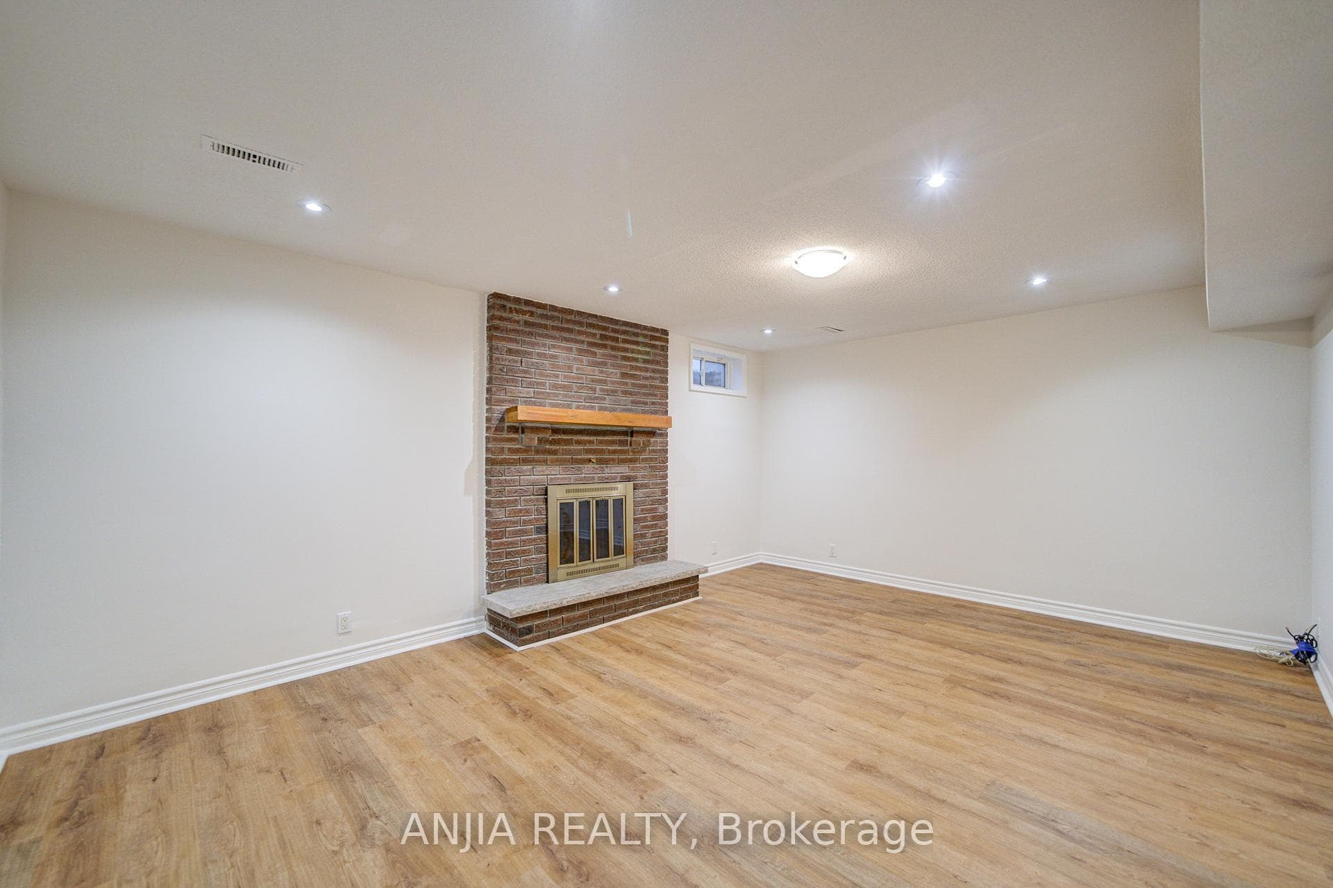 78 Baywood Court photo 41