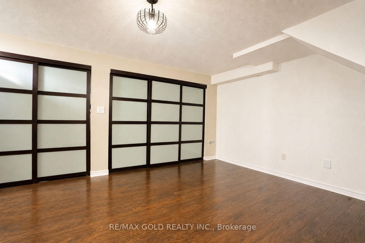 2032 Lakeshore Road photo 24