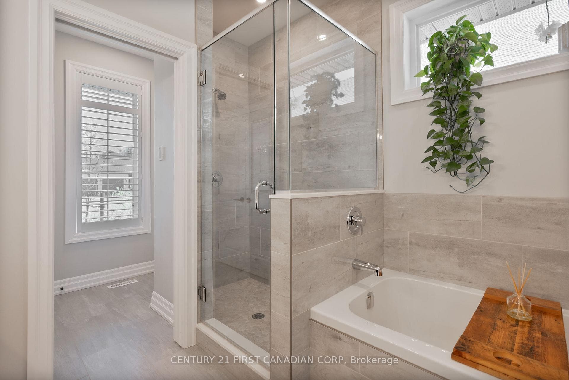 2012 Lockwood Crescent photo 13