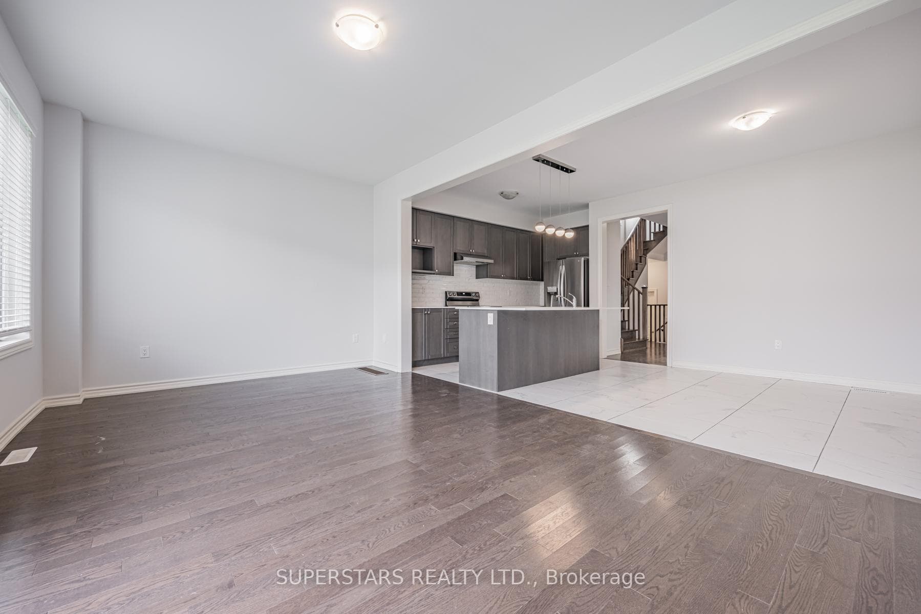 112 Ogston Crescent photo 3