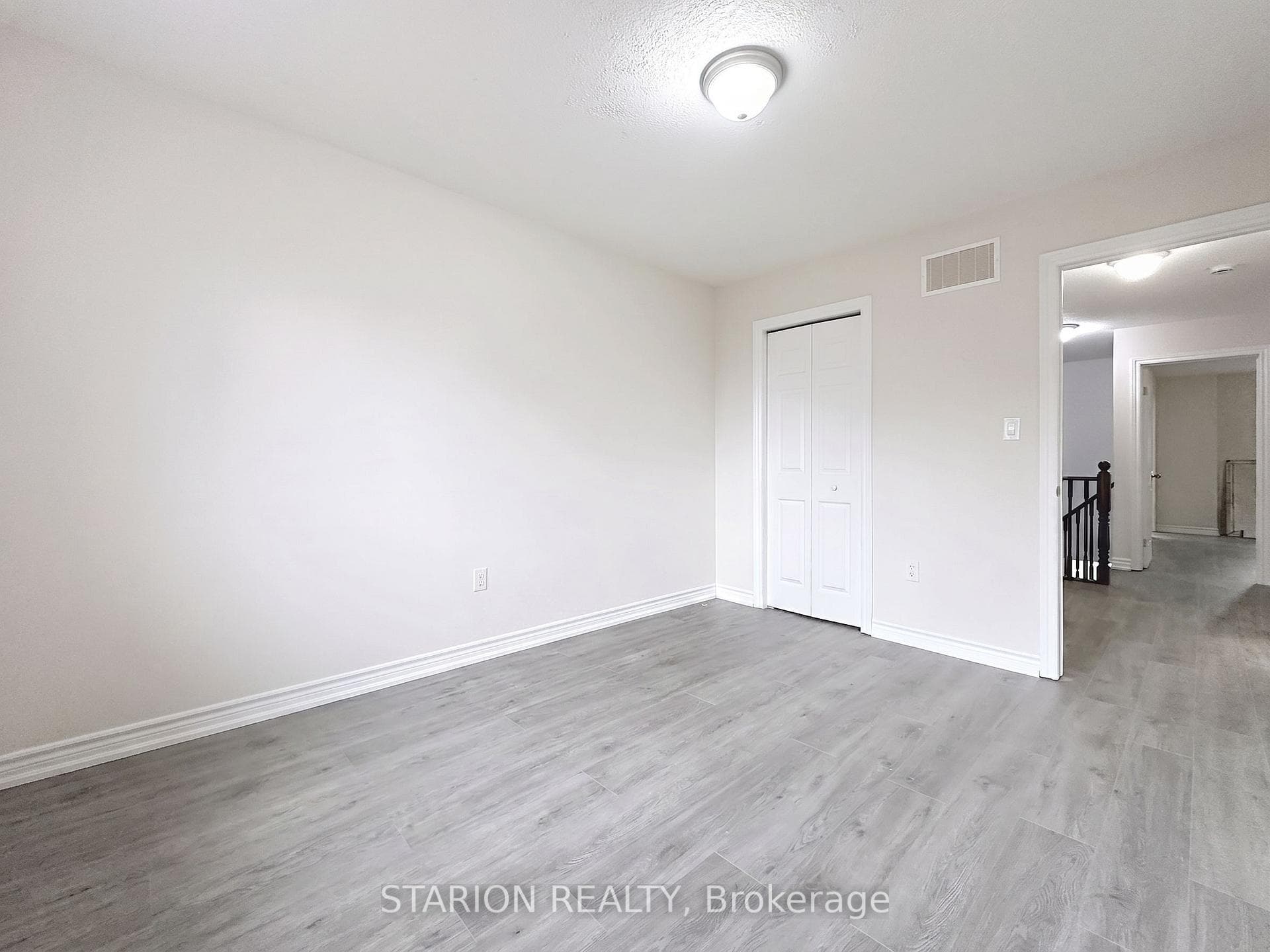 345 GLANCASTER Road Unit 13 photo 18