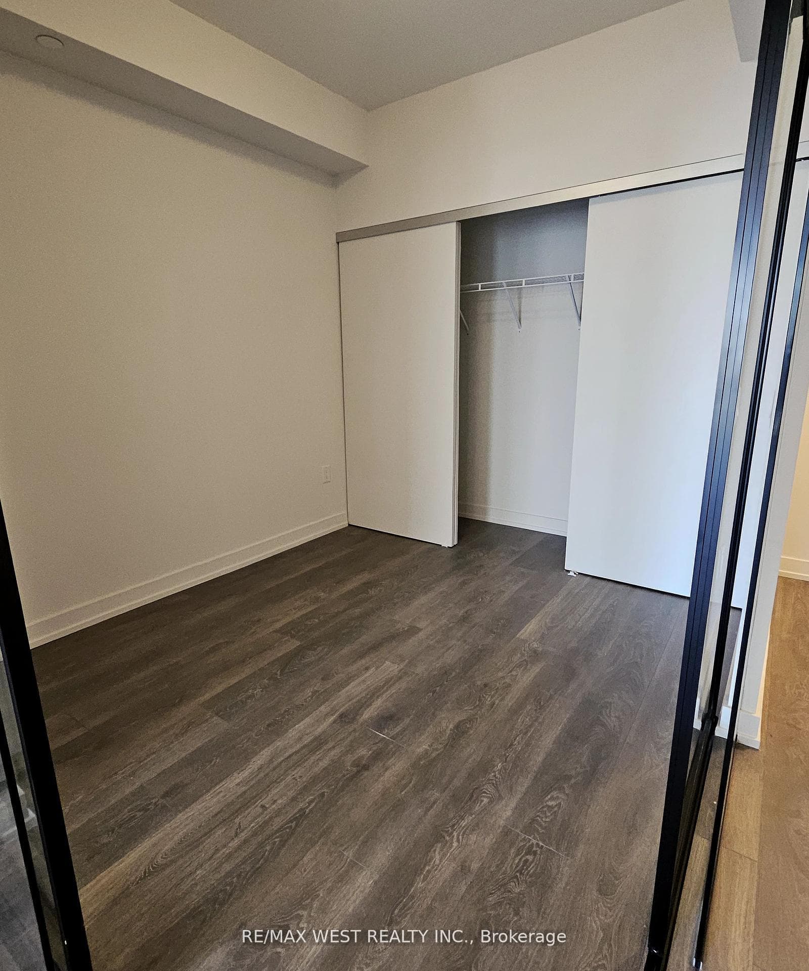 181 Sterling Road Unit 1012 photo 11