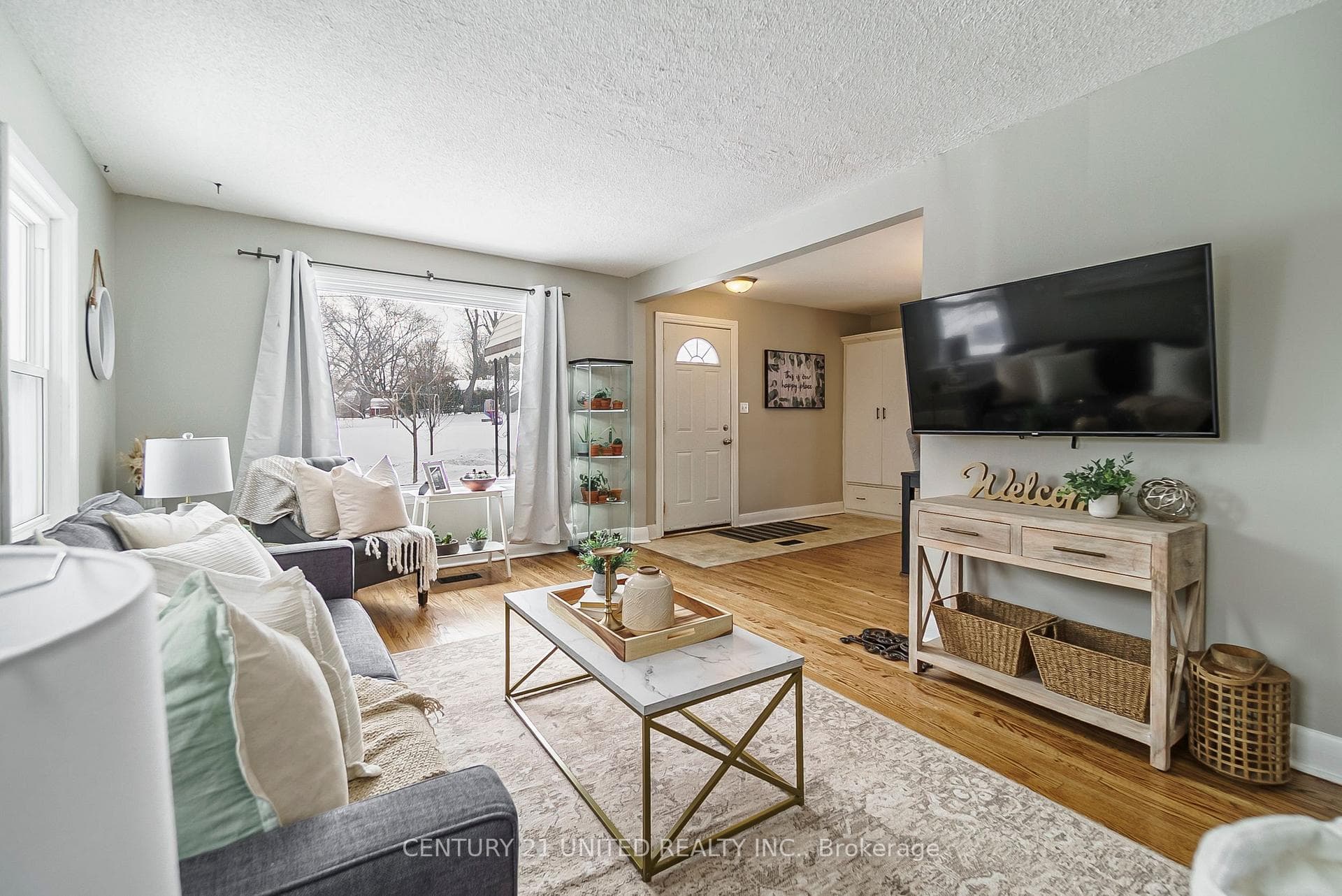 672 Hastings Avenue photo 6