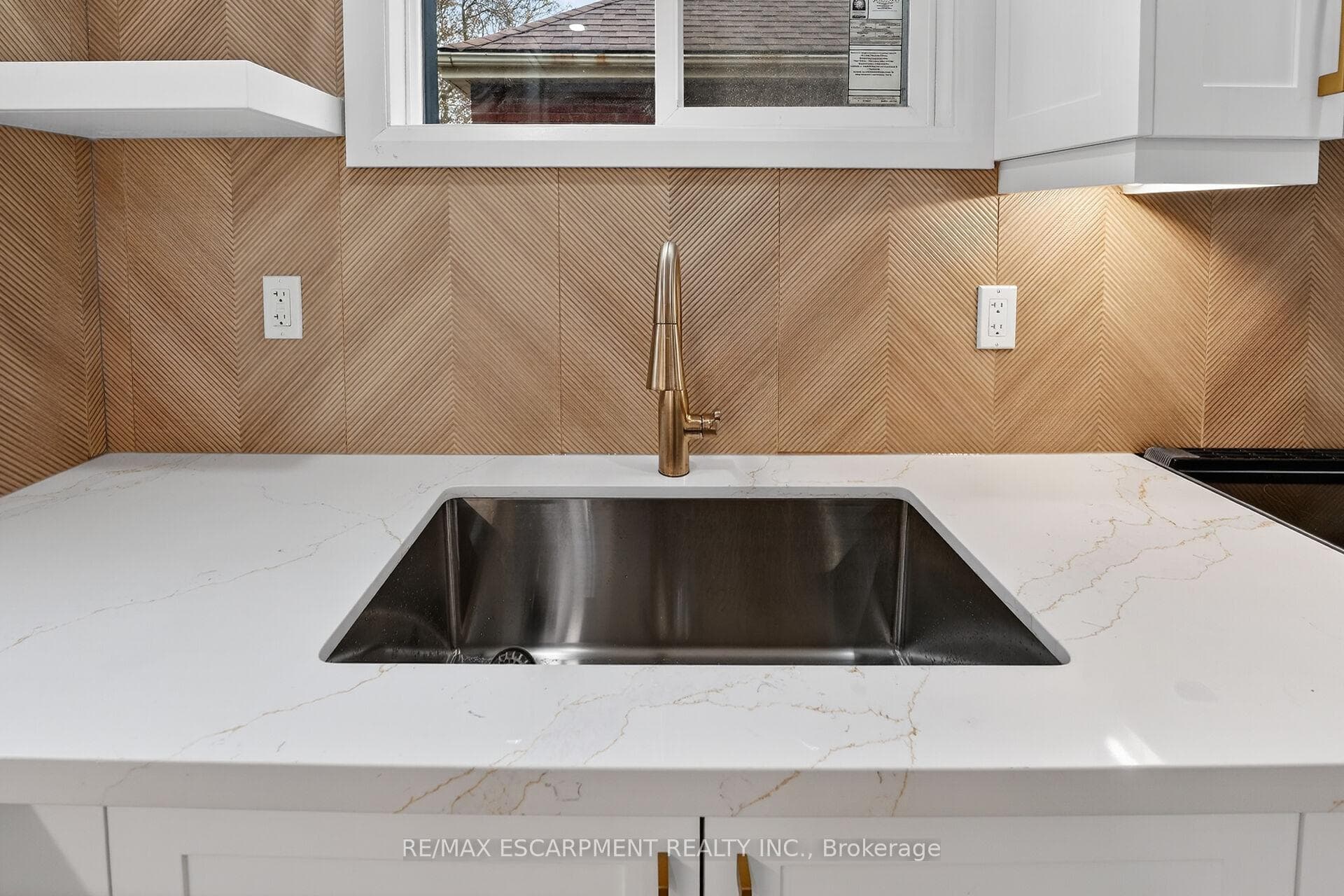 101 Houghton Avenue photo 15