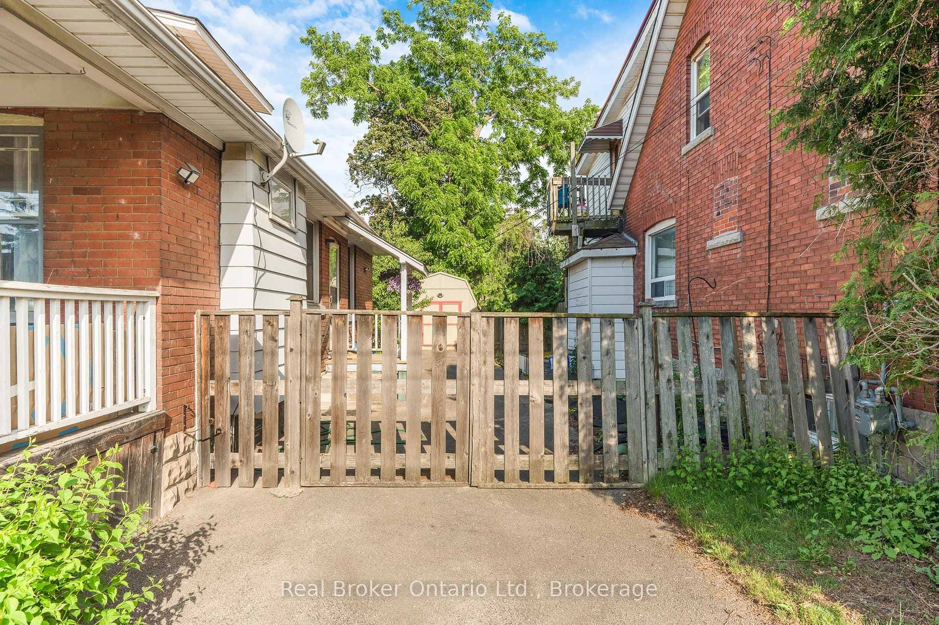 295 Keswick Court photo 15