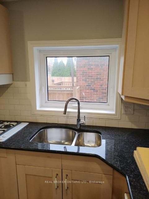 131 Bell Avenue Unit 1 photo 4