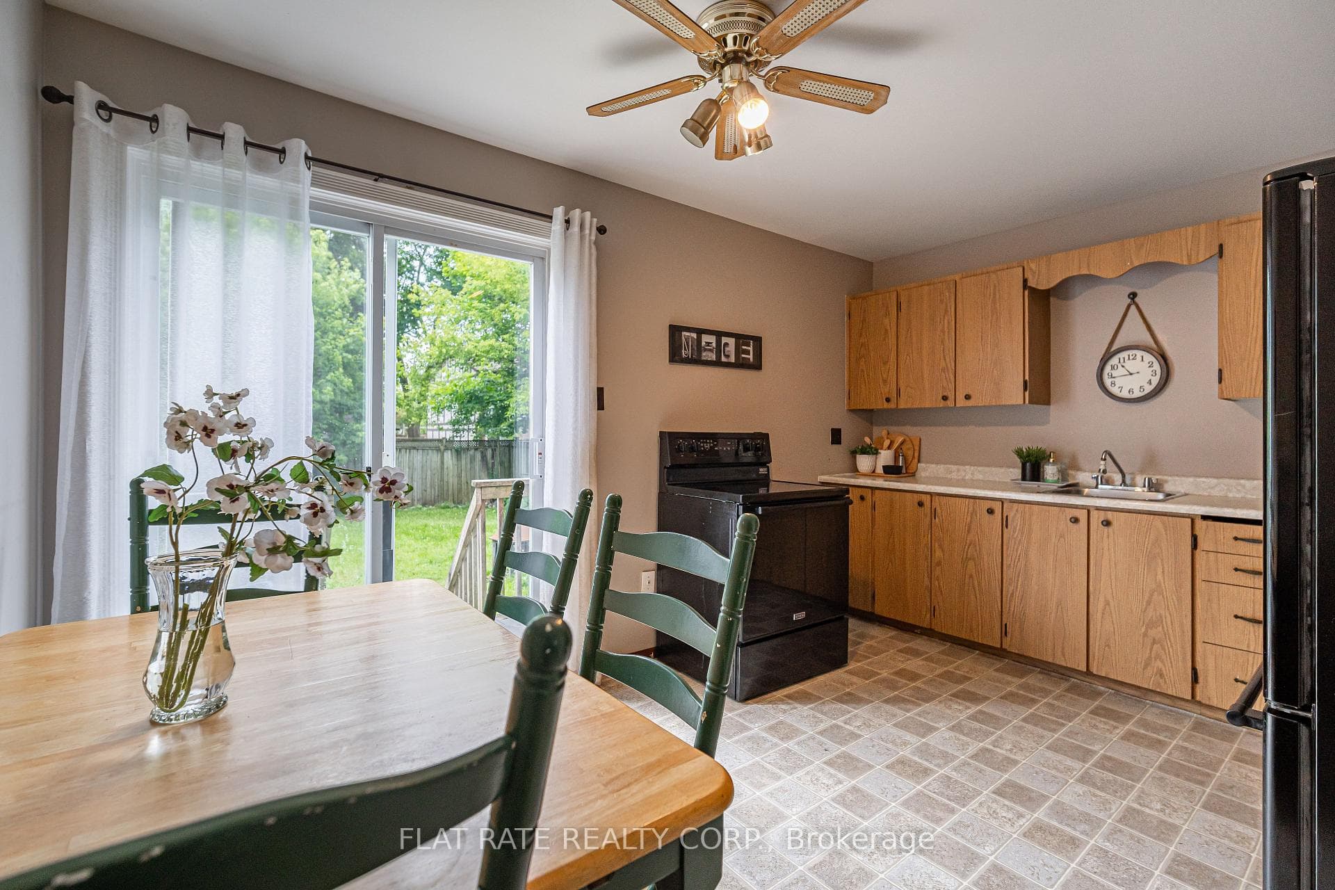 610 GEORGE Street Unit 12 photo 5