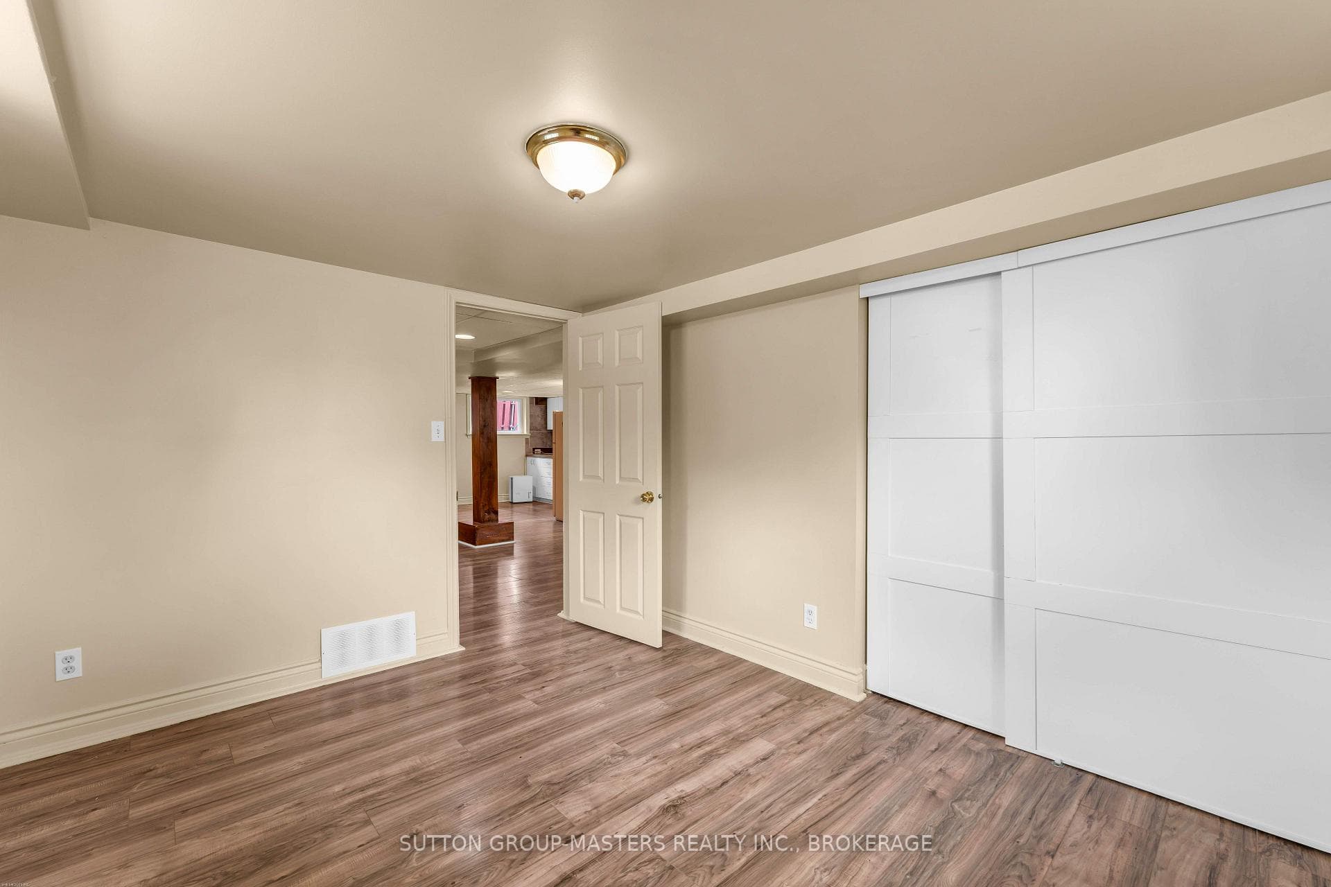 1062 Montreal Street photo 36
