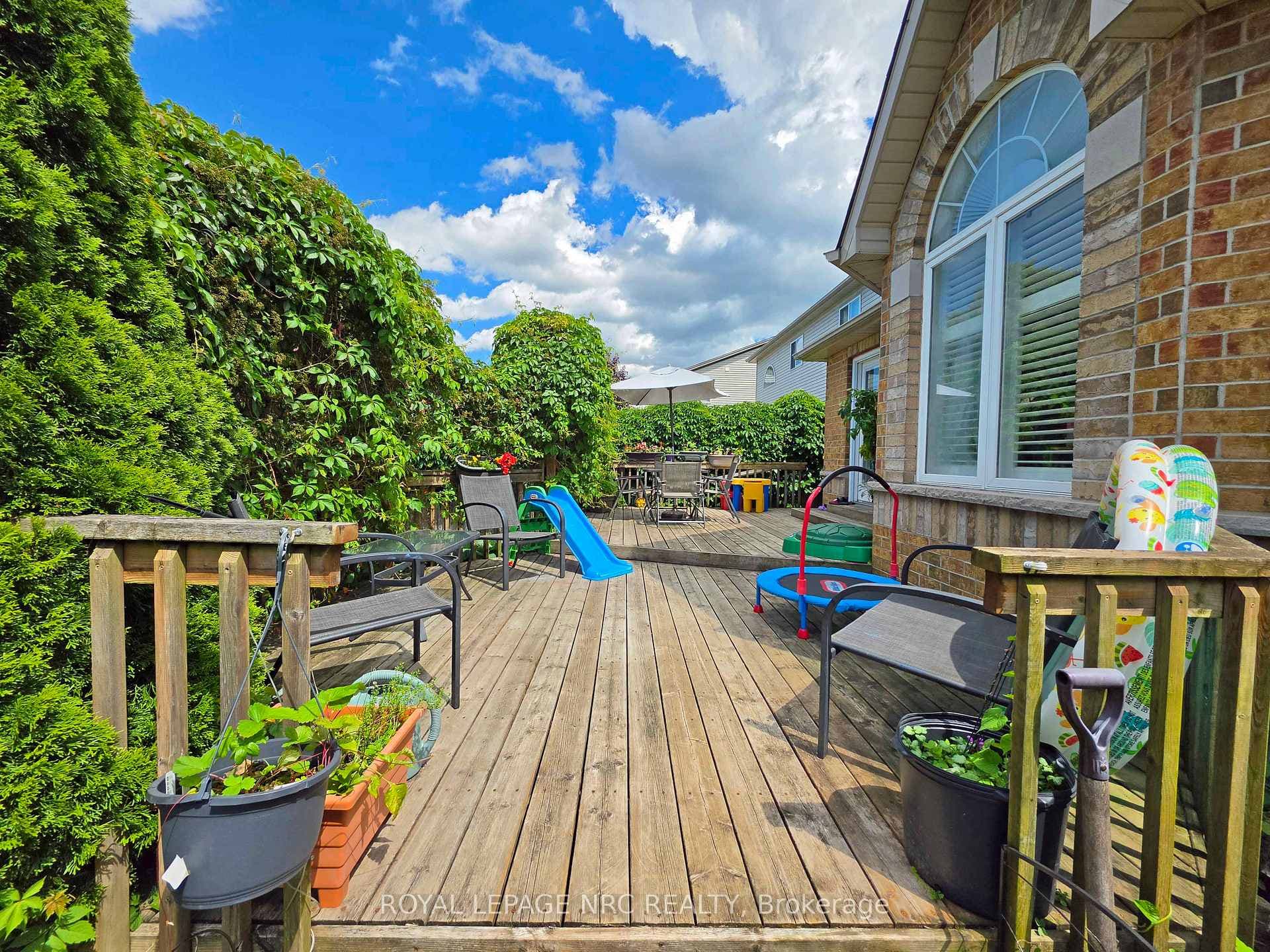 65 MCCAFFERY Crescent photo 44