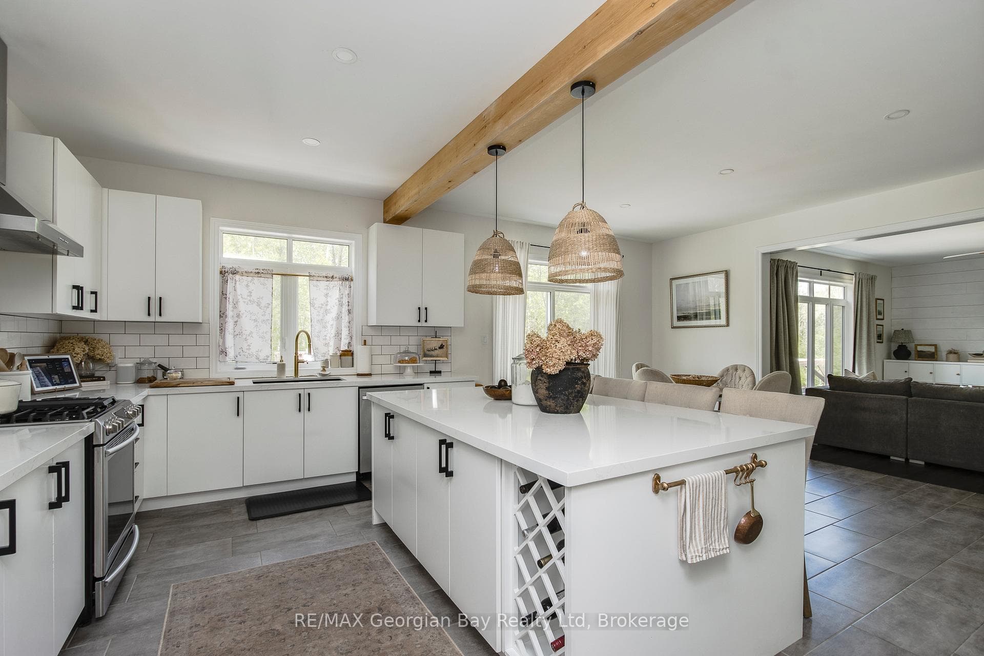 215 Roy Drive photo 16