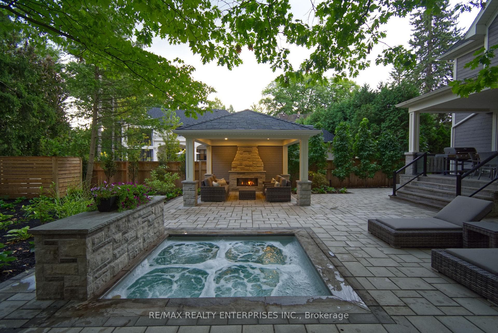 1343 Milton Avenue photo 35