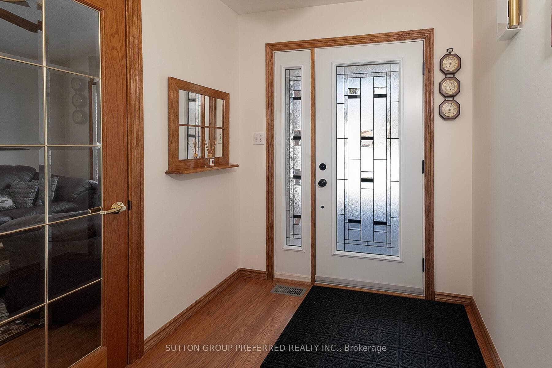 111 Hemlock Road photo 3