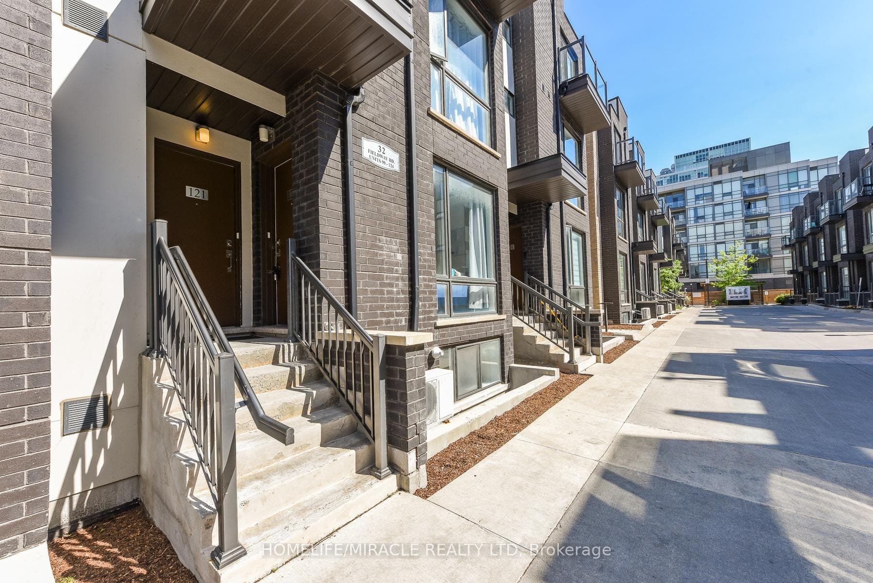 32 Fieldway Road Unit 122 photo 3