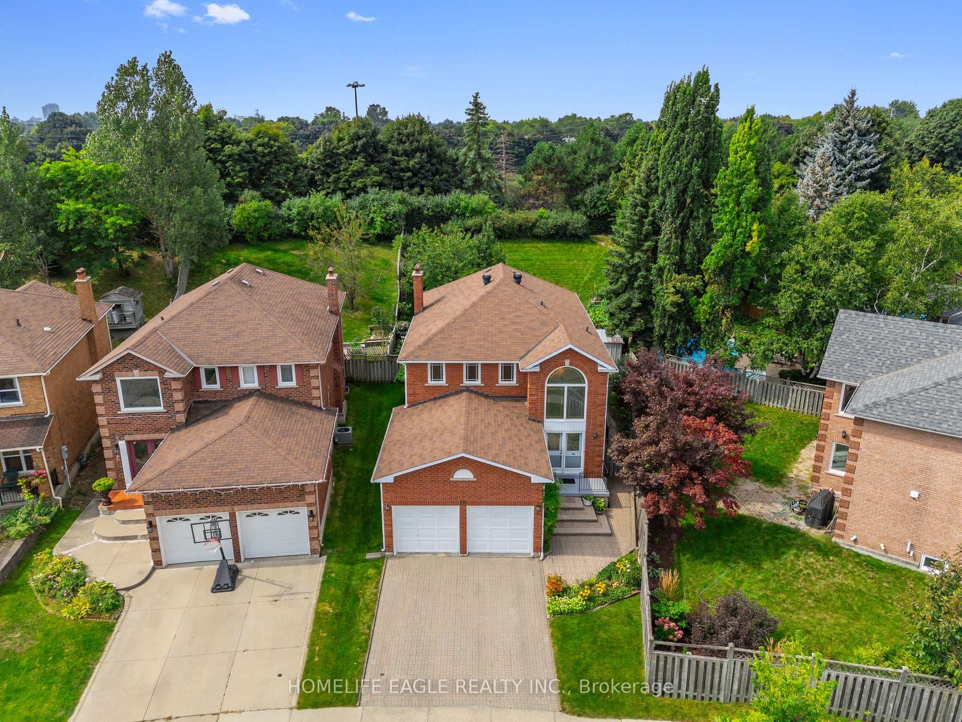 10 Lansdowne Drive photo 29