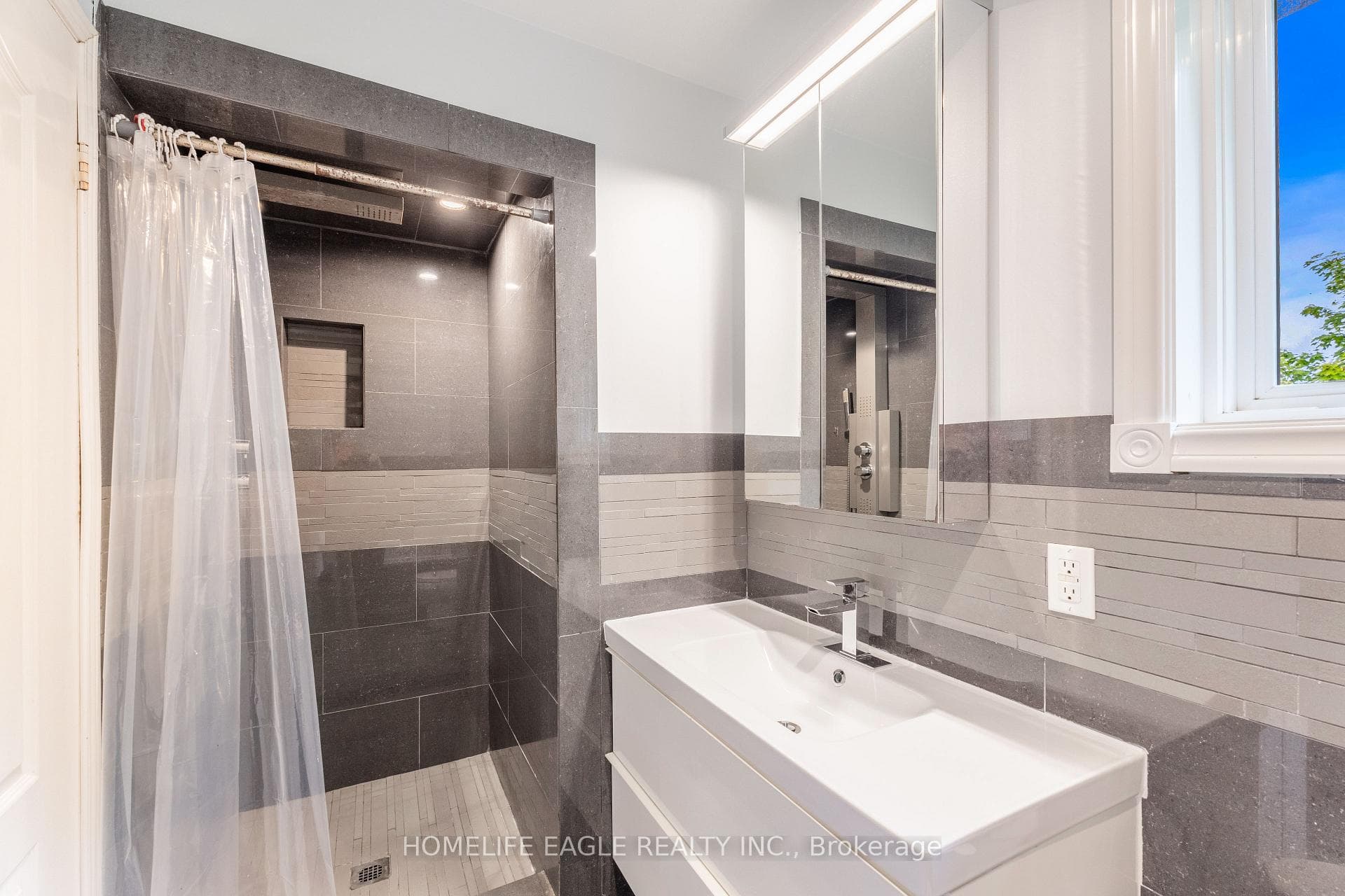 410 Clearmeadow Boulevard photo 22