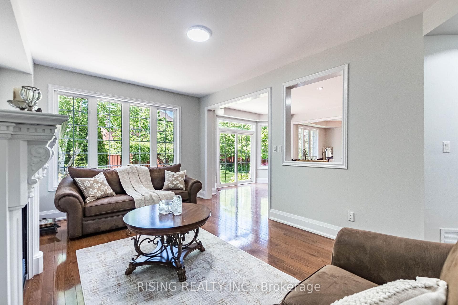 112 Great Lakes Boulevard photo 19