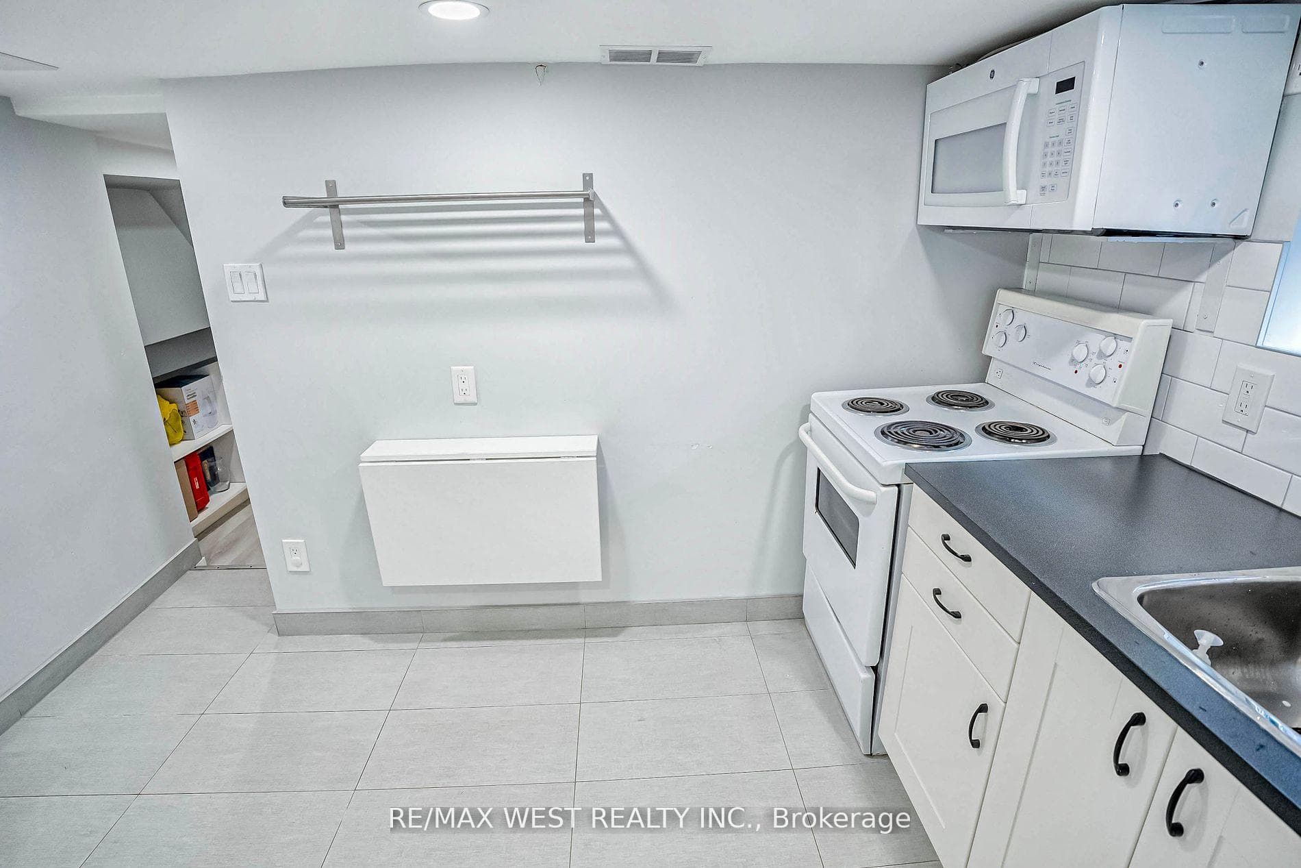 291 McRoberts Avenue photo 29