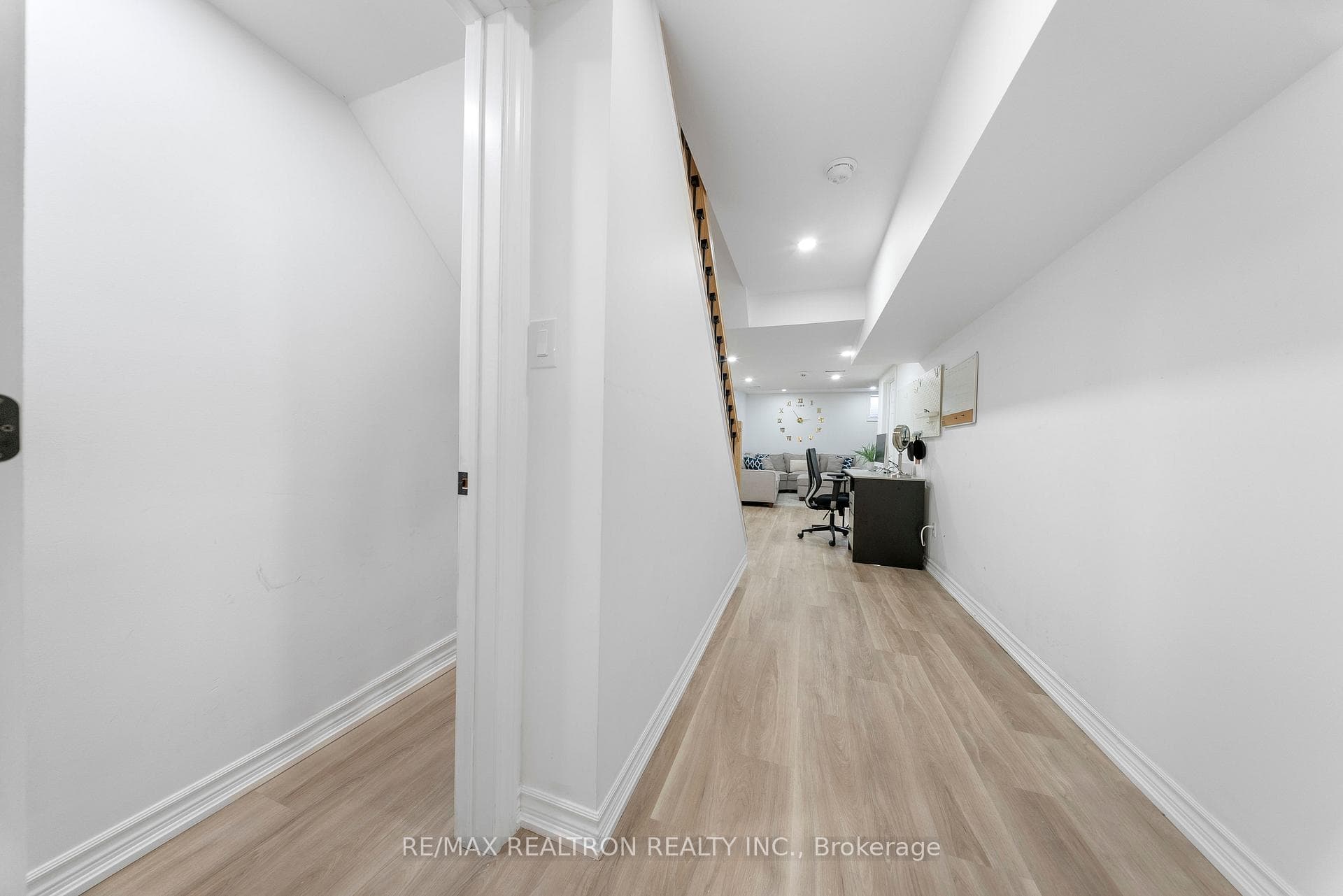 25 ROBINSON Street photo 33