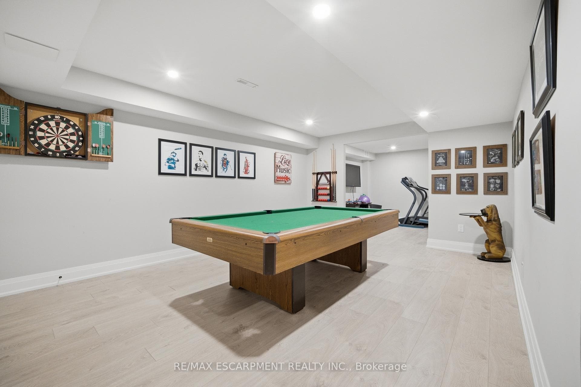 81 Flanders Drive photo 32