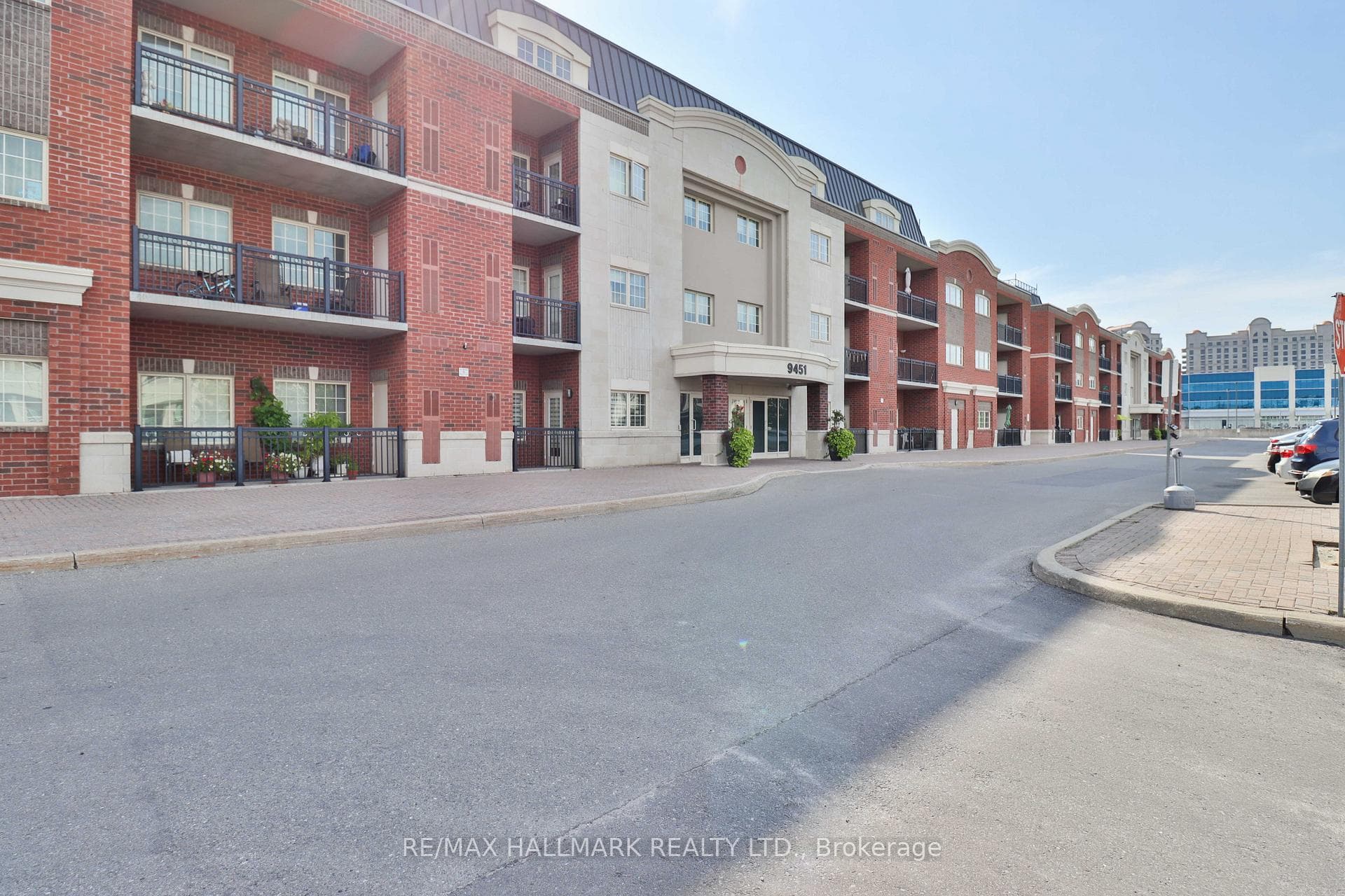 9451 Jane Street Unit 207 photo 1