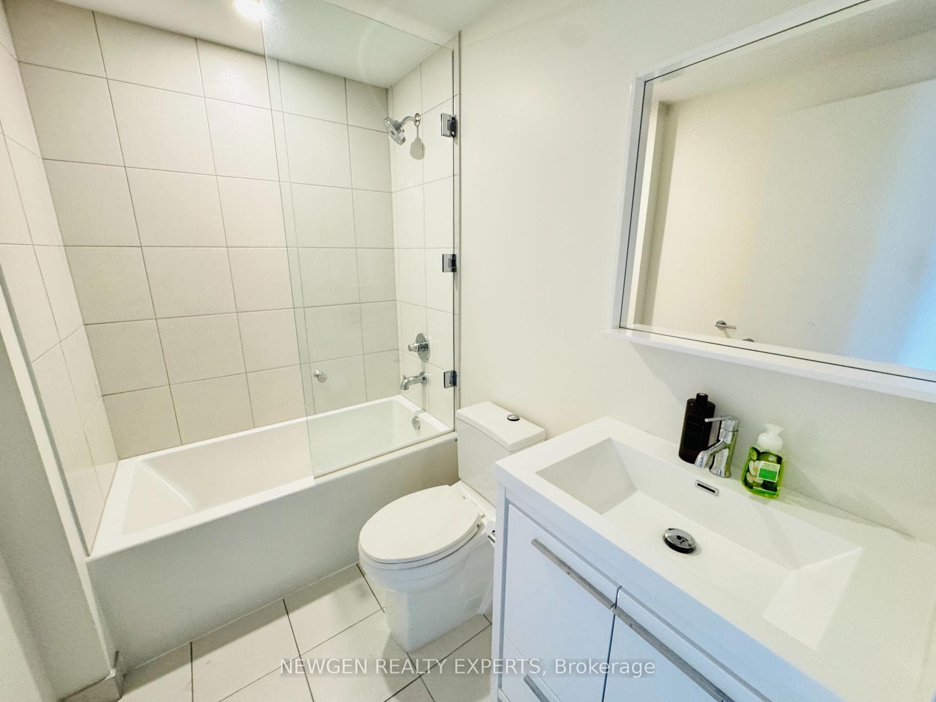 212 King William Street Unit 1220 photo 4