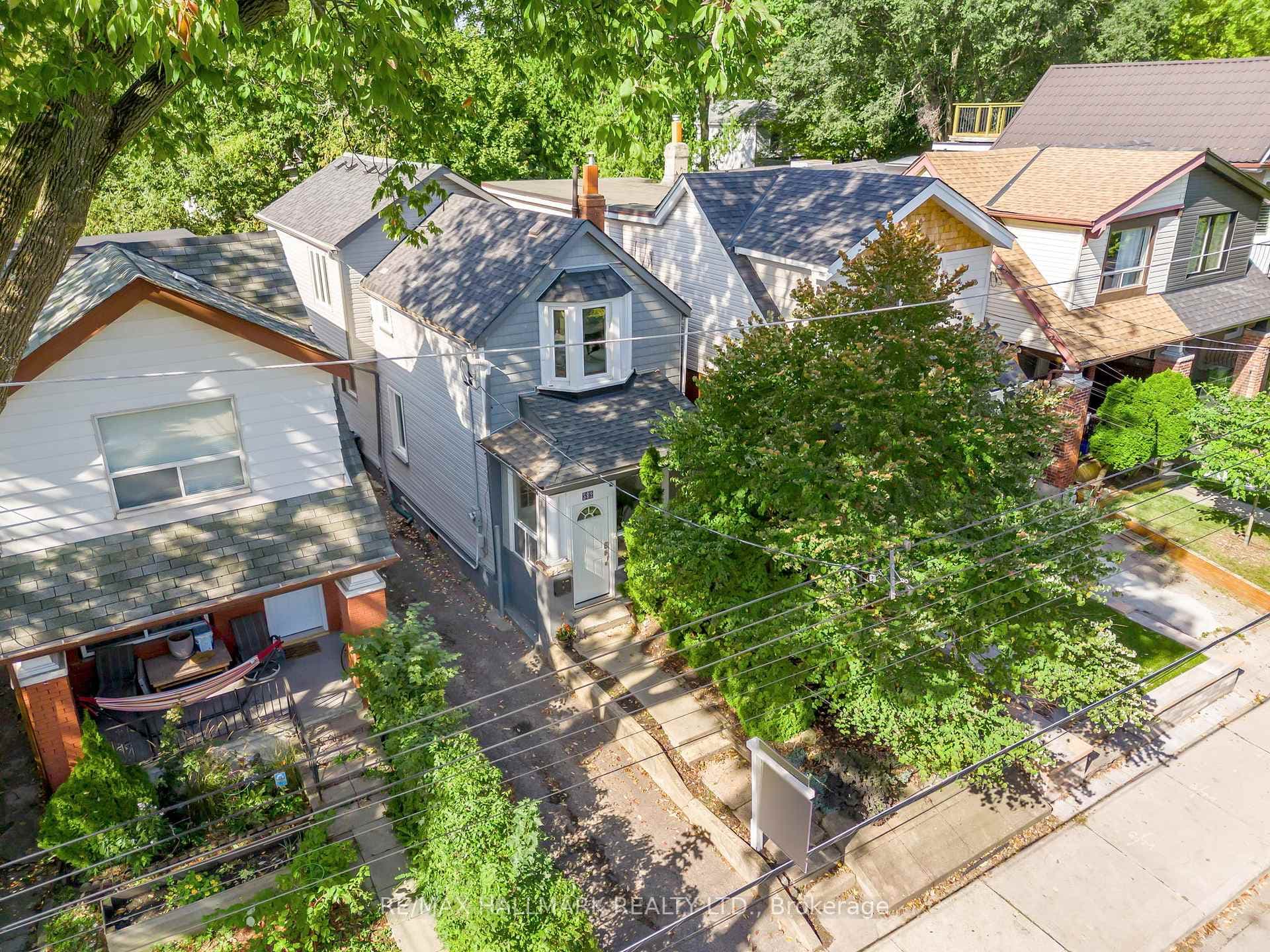 382 Rhodes Avenue photo 3