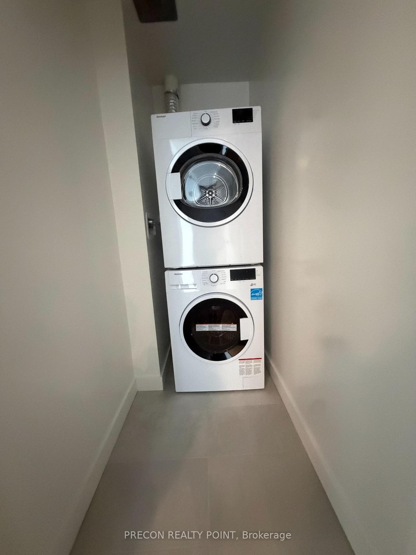 448 Burnhamthorpe Road Unit 321 photo 8