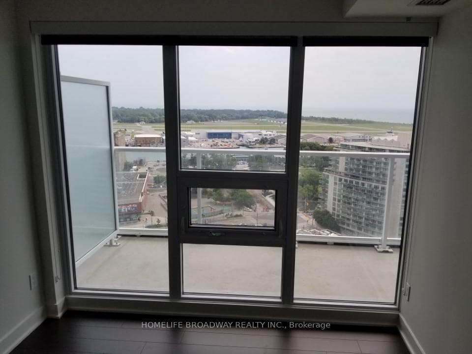 17 Bathurst Street Unit 2016 photo 4