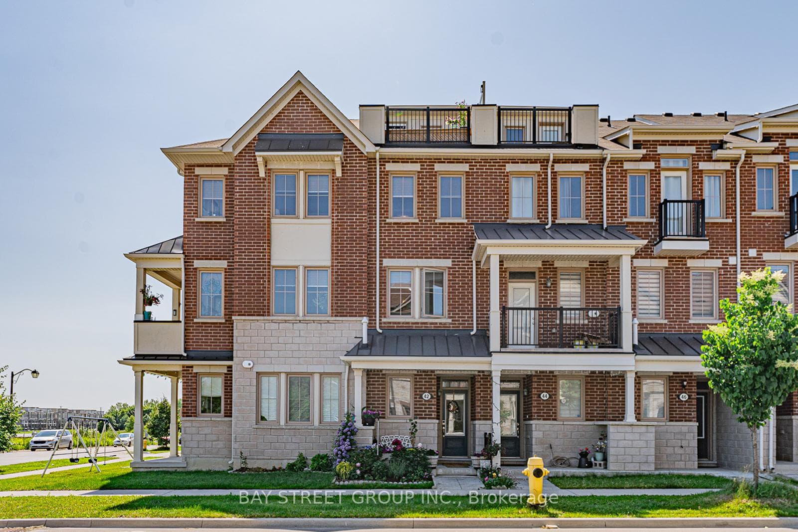 42 Cornell Centre Boulevard photo 2