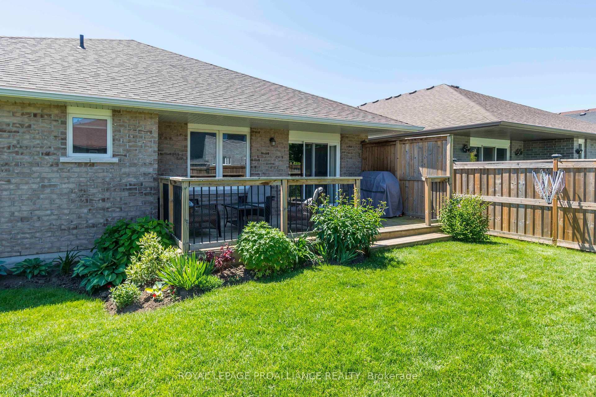 12 Crews Crescent photo 27