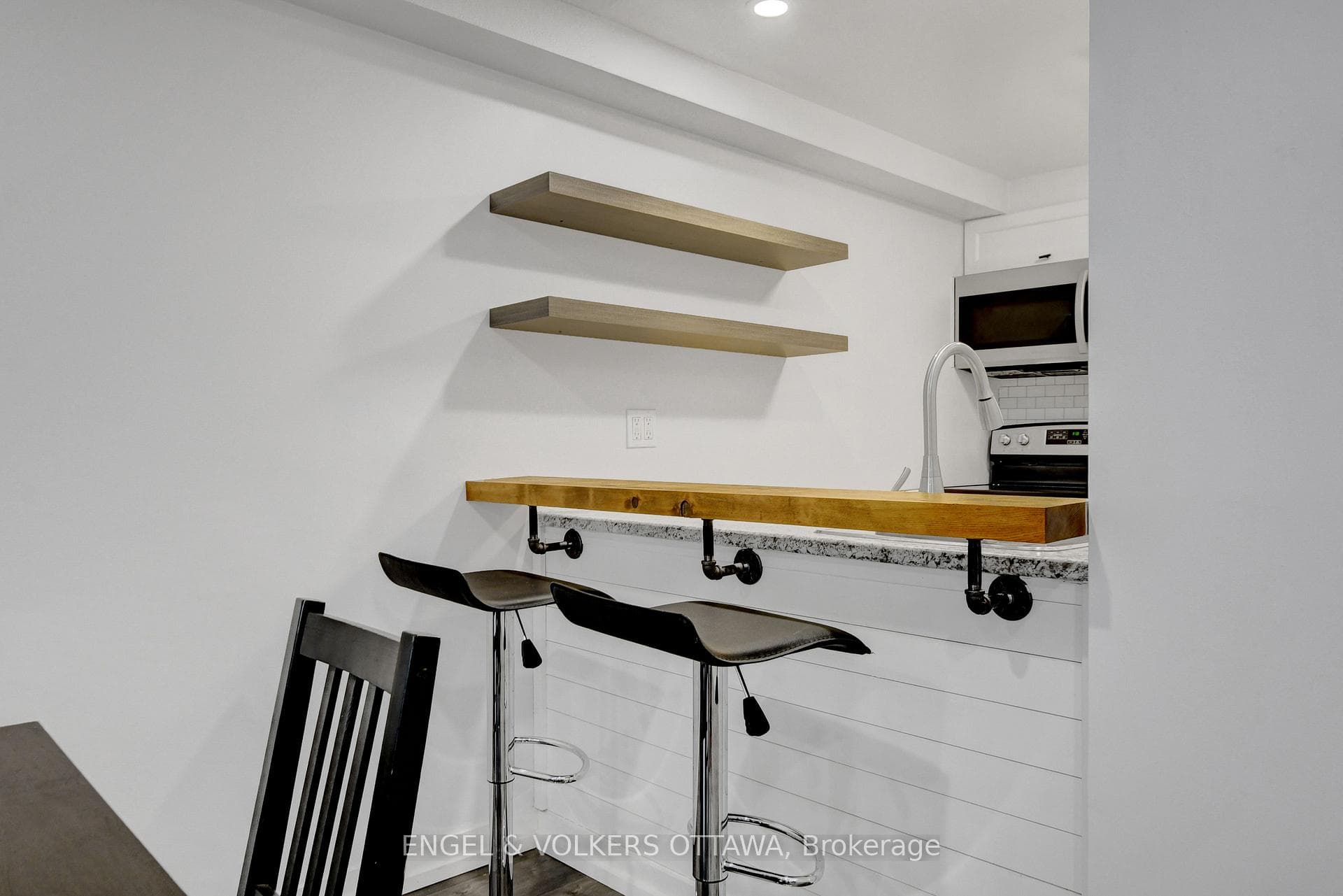6532 Bilberry Drive Unit 112 photo 9