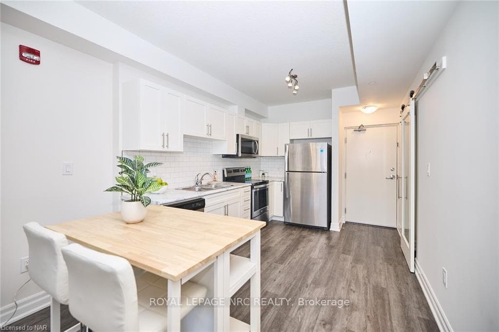 Dining to Kitchen