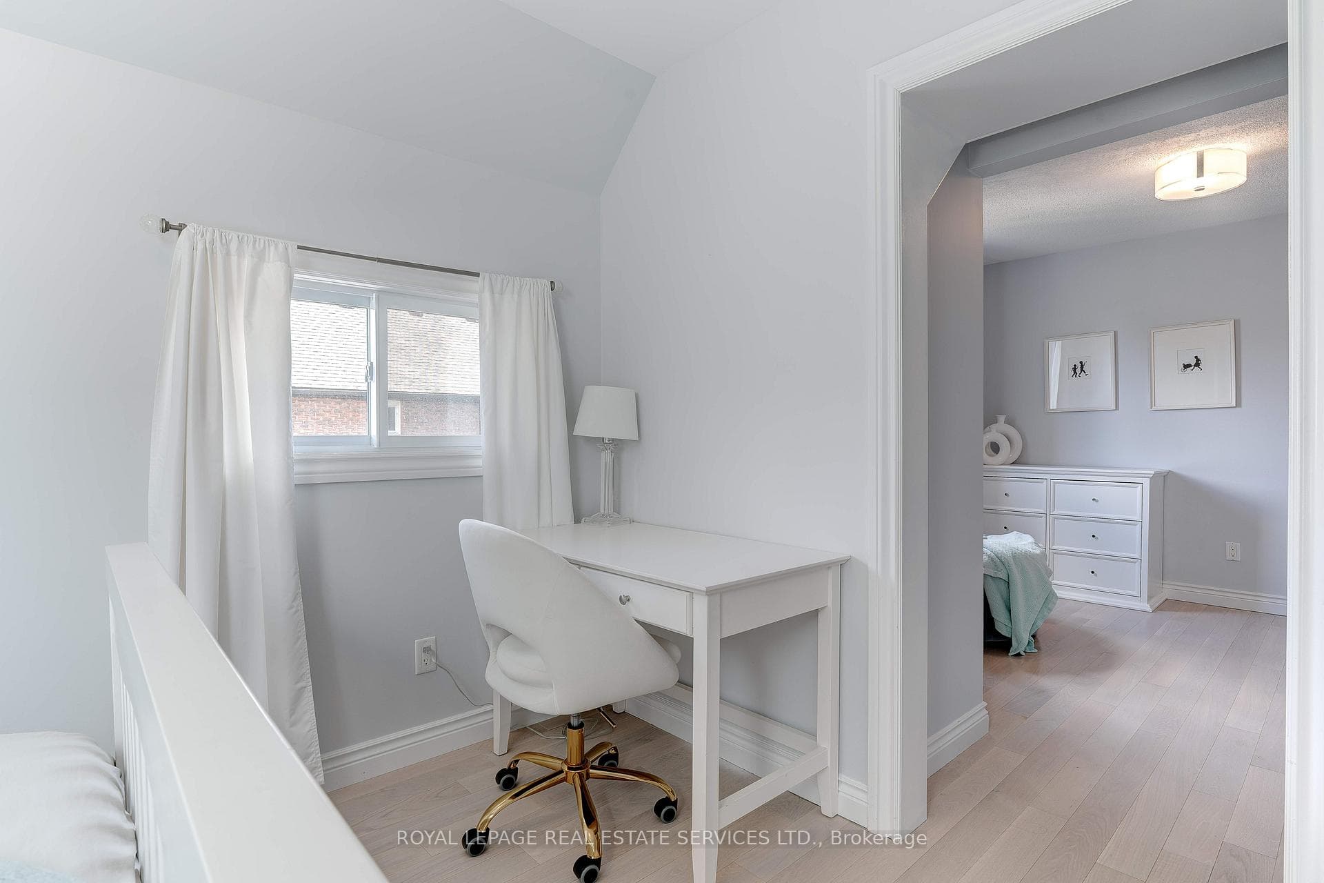 208 Somerville Place photo 27